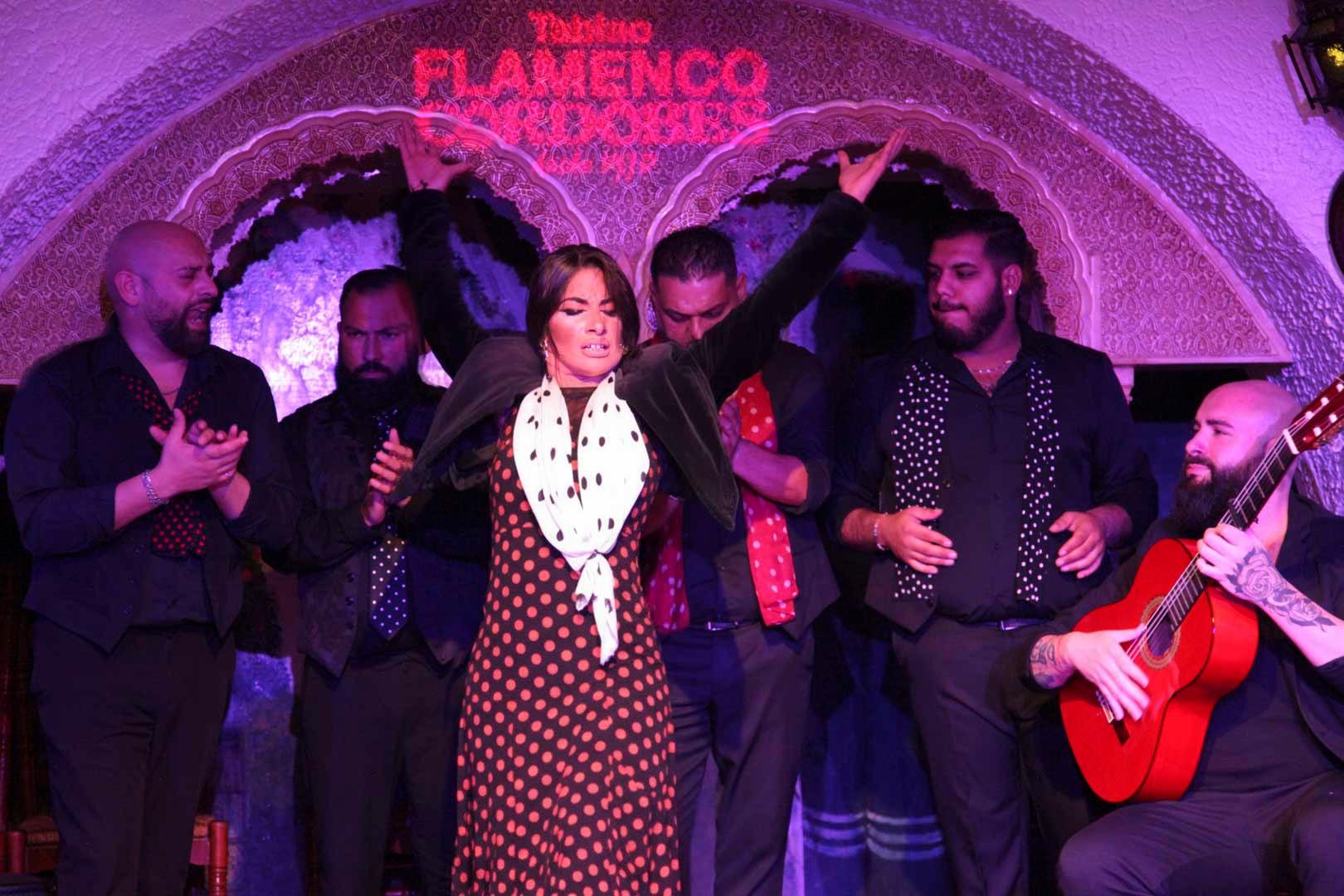 Barcelona: Tablao Flamenco Cordobes with Food/Drink Options – Barcelona, Spain