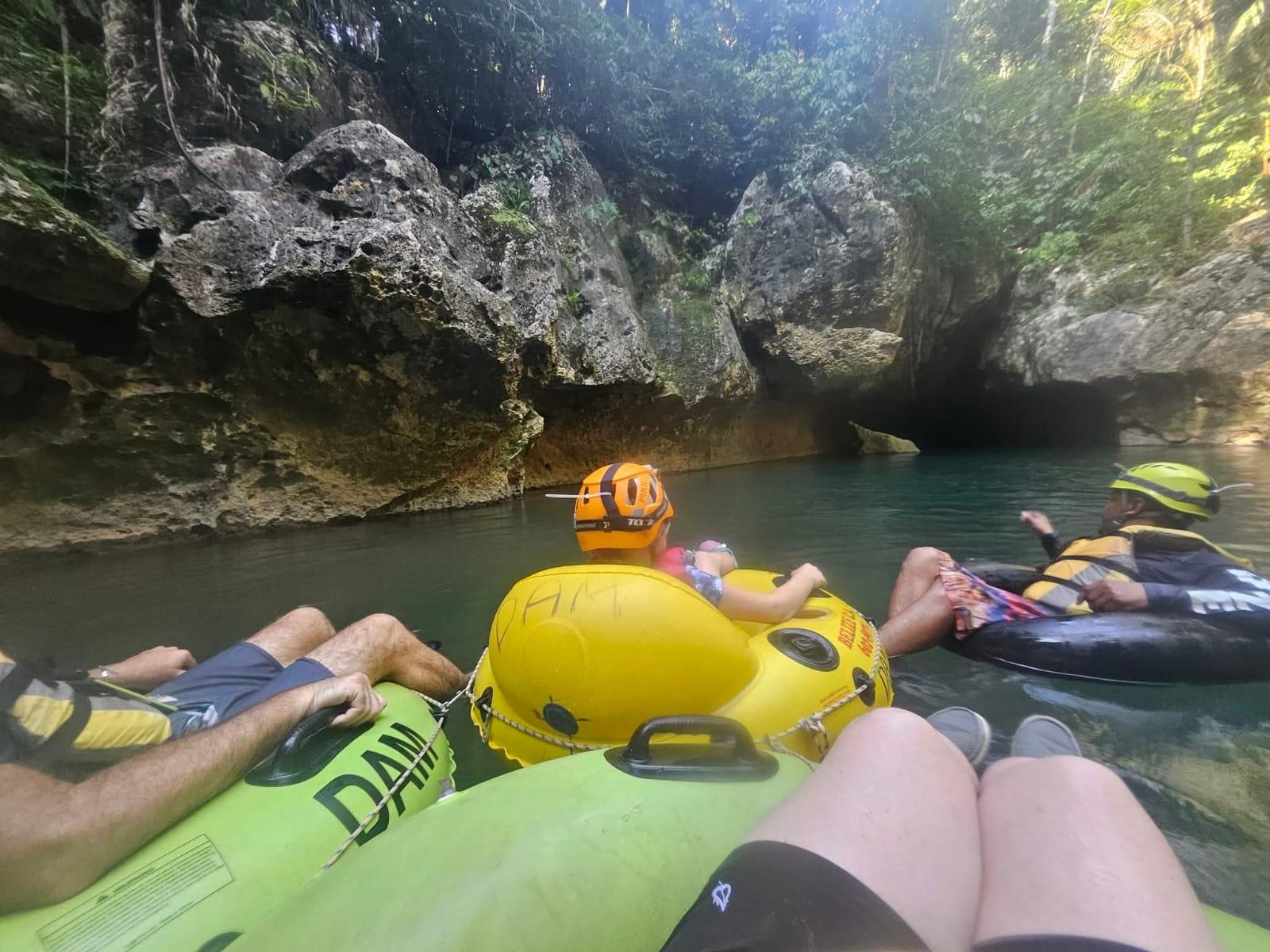 Belize: Nohoch Che’en Cave Tubing Tour – Nohoch Cheen, Belize