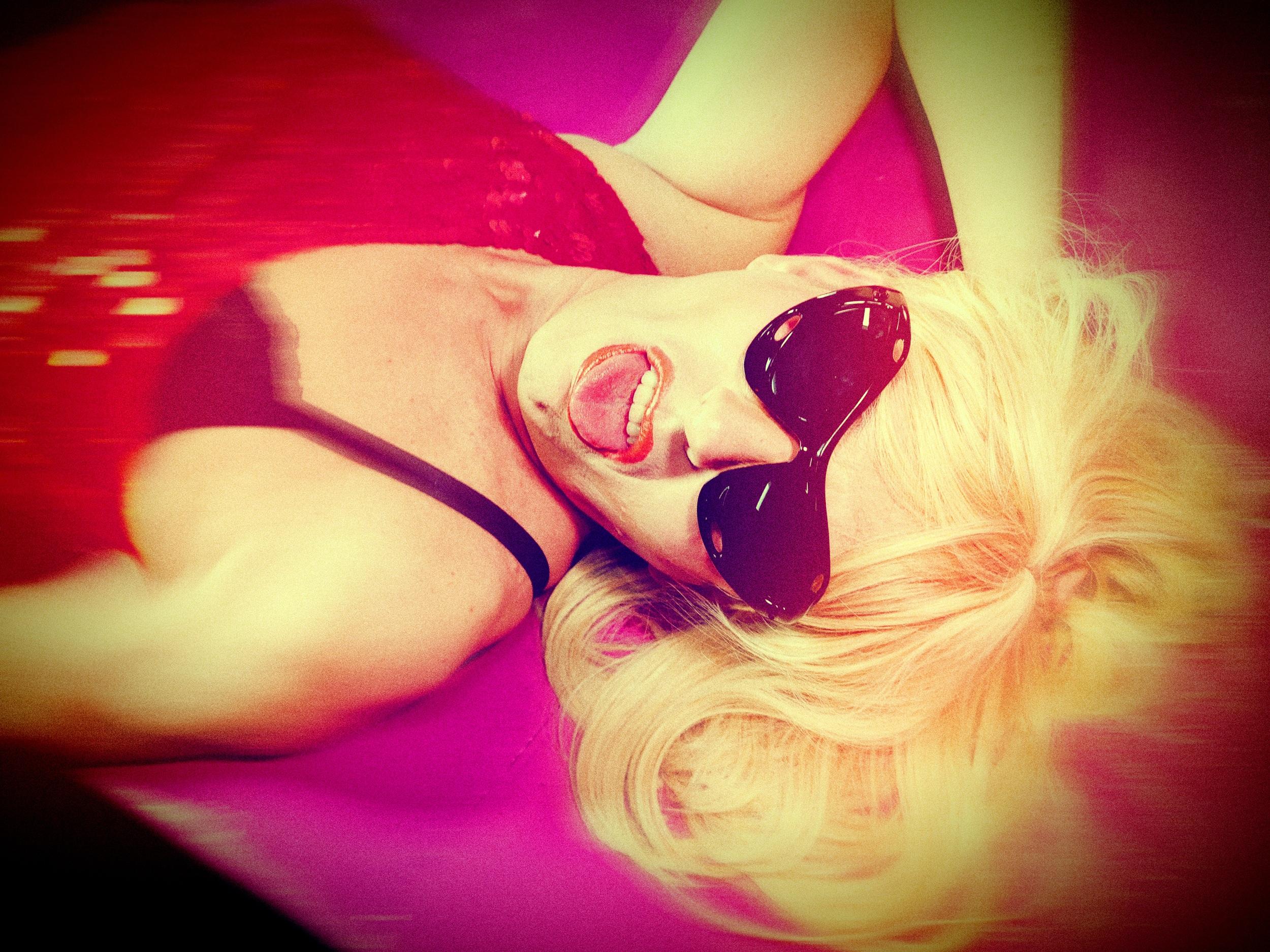 Berlin: Show “Bob Schneider presents: Jutta’s Futschi Freizeit” – Berlin, Germany