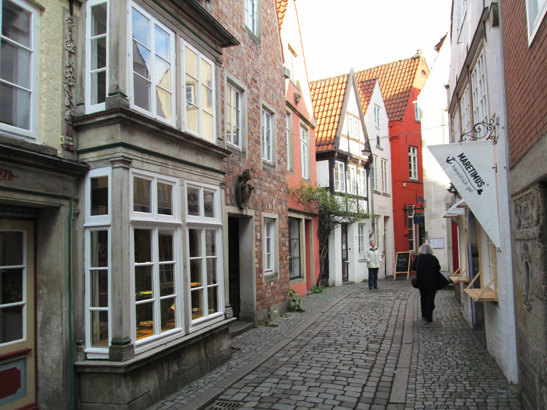 Bremen: Walking Tour of Historic Schnoor District – Bremen, Germany