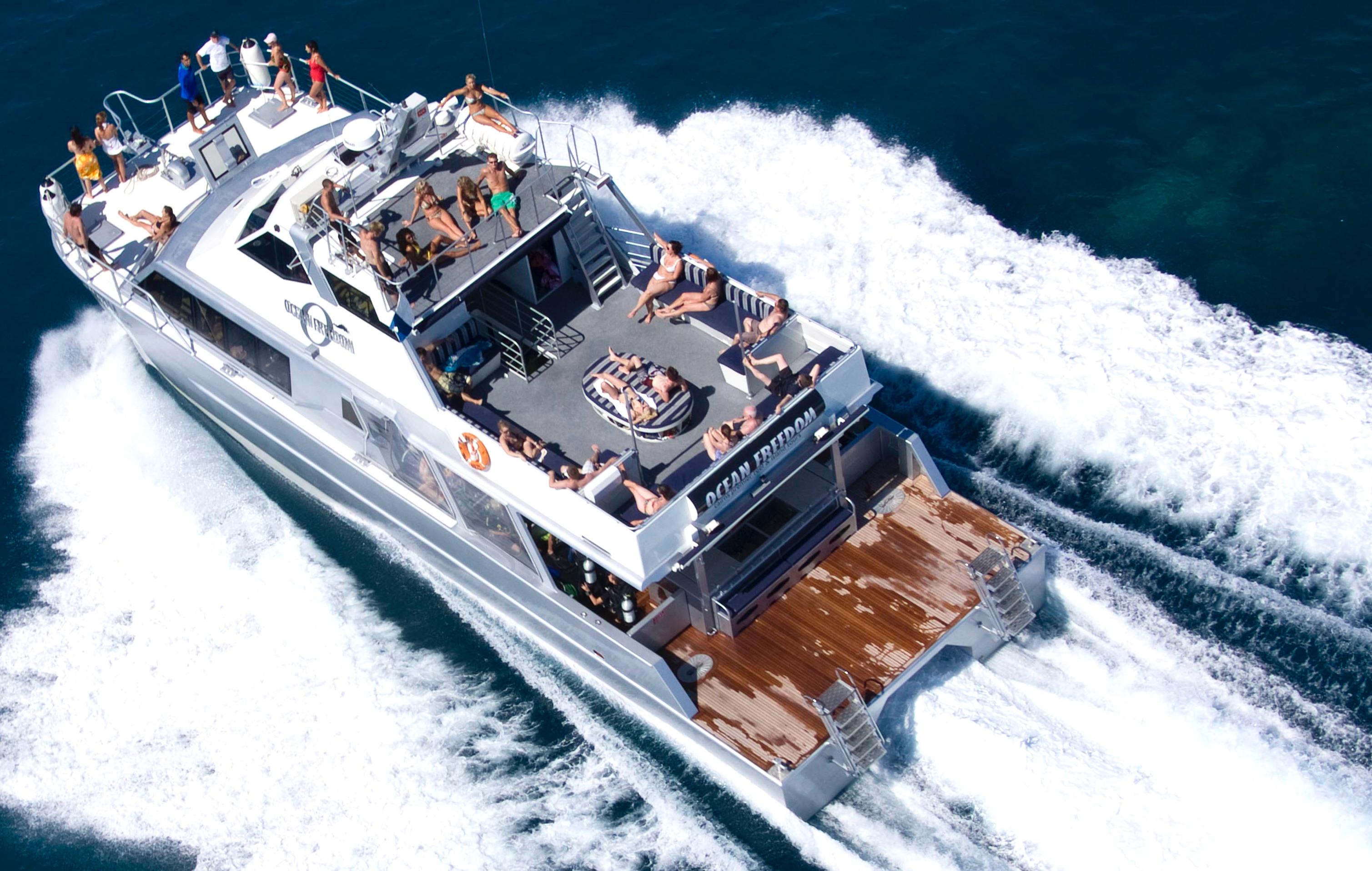 Cairns: Outer and Coral Cay Snorkel and Dive Cruise – Cairns, Australia