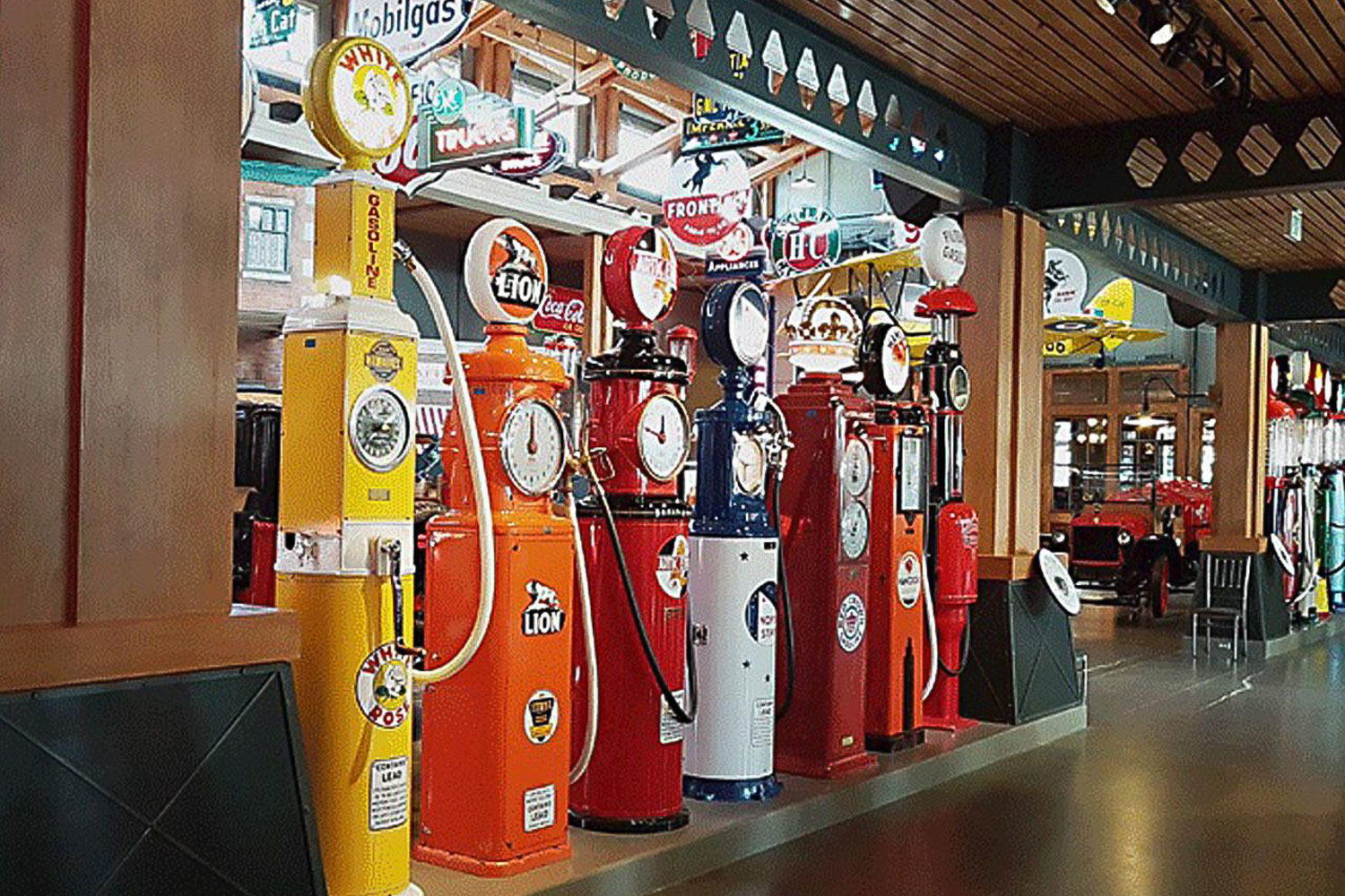 Calgary: 3.5-Hour Bus City Tour with Gasoline Alley Museum – Calgary, Canada