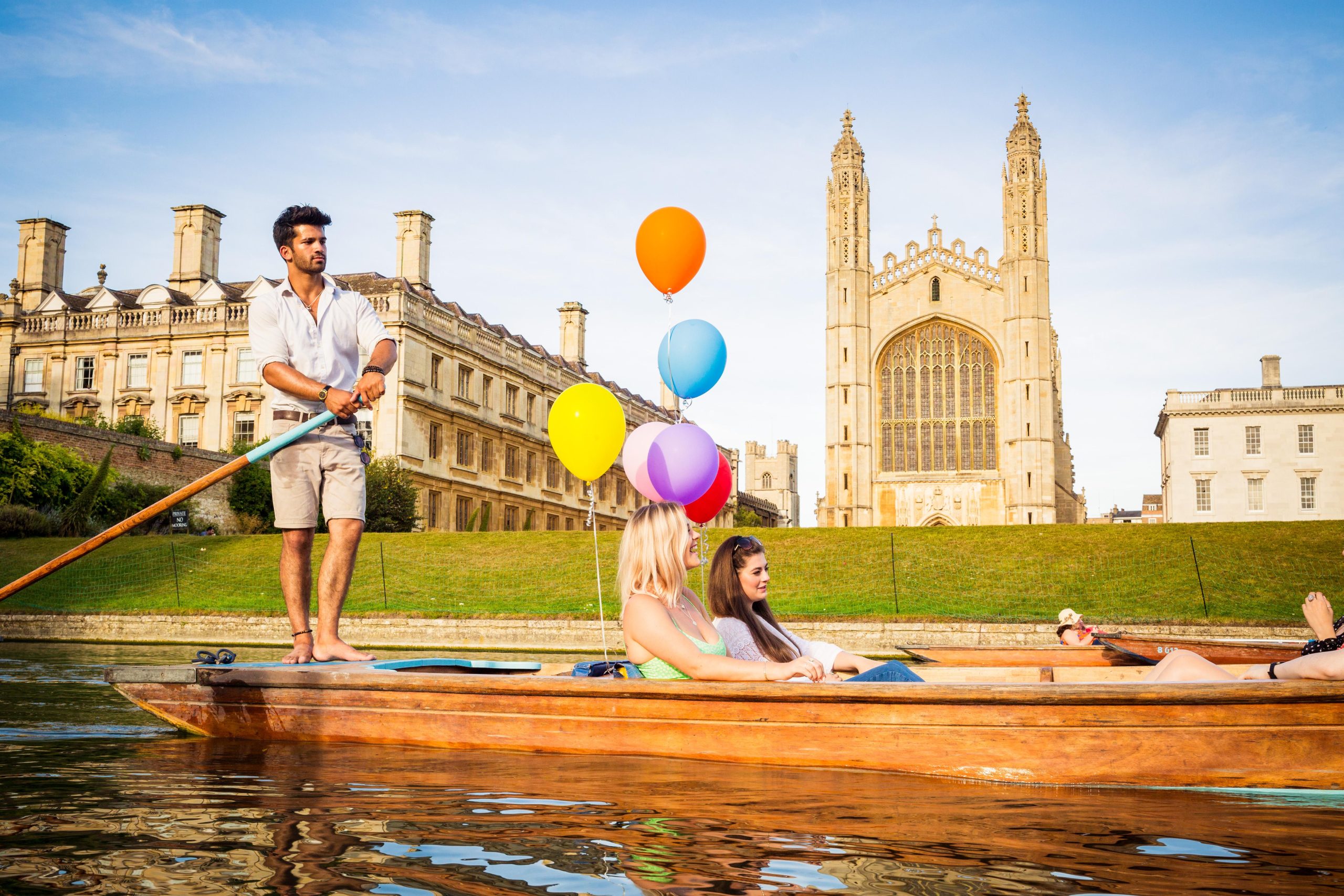 Cambridge: Shared Punting Tour with Guide – Cambridge, United Kingdom