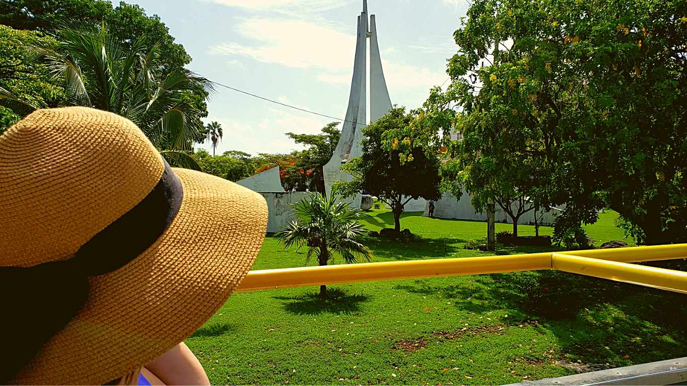 Cancun: Guided City Tour with Shopping on Double Decker Bus – Cancun, Mexico