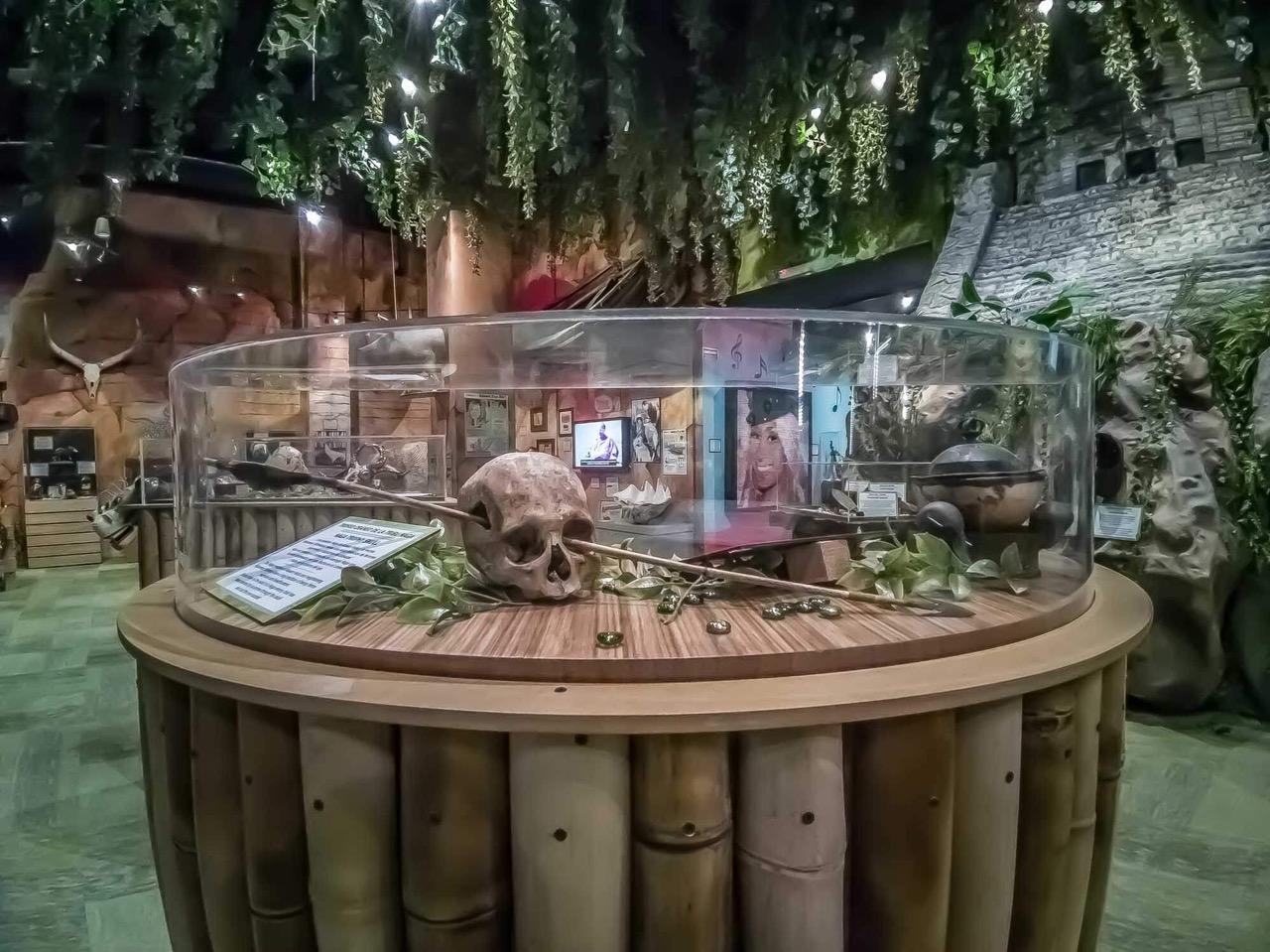 Cancun Guided Sightseeing SkyWheel, Letters and Shopping – Cancun, Mexico