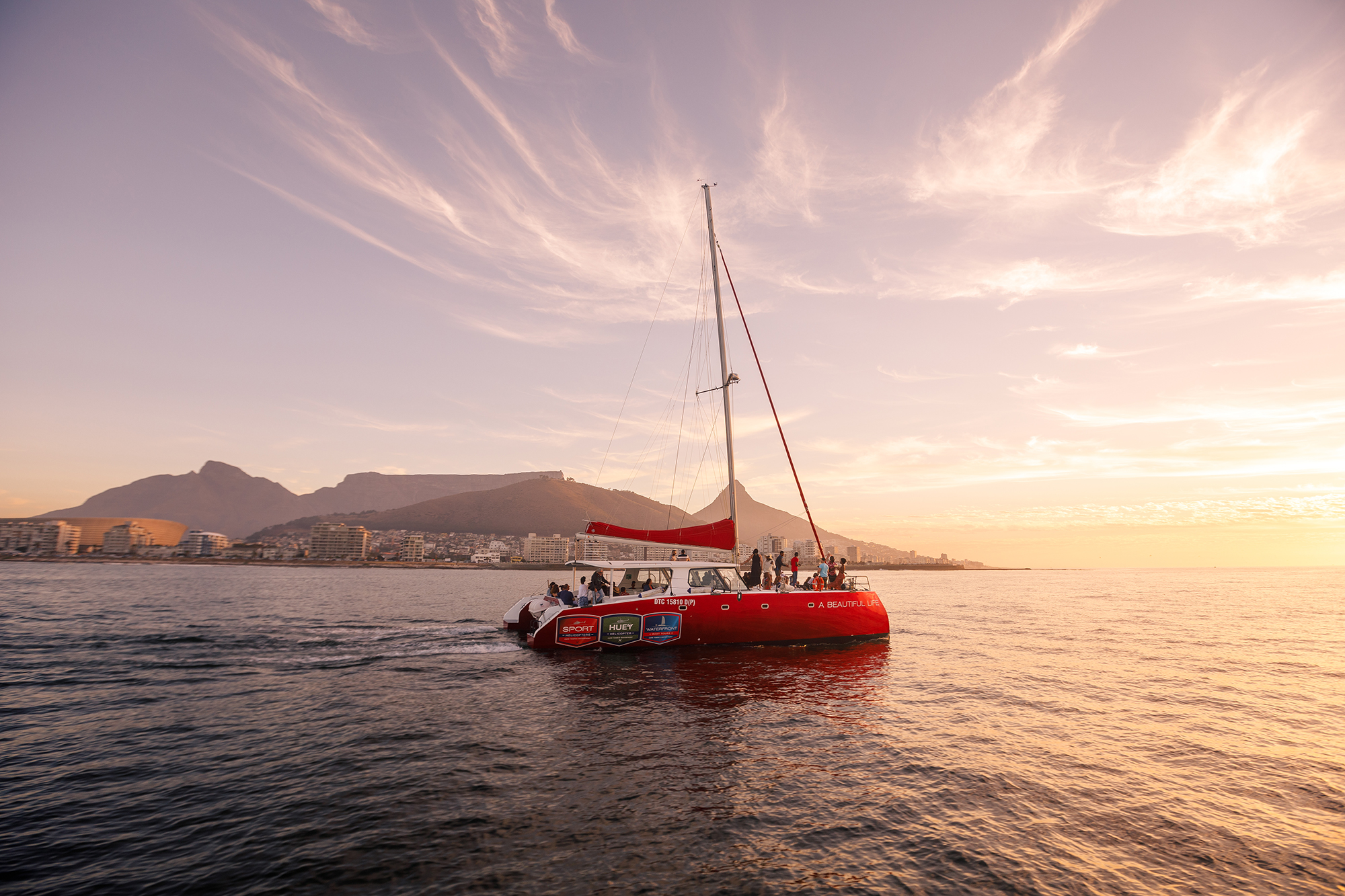 Cape Town: Catamaran Champagne Sunset Cruise – Cape Town, South Africa