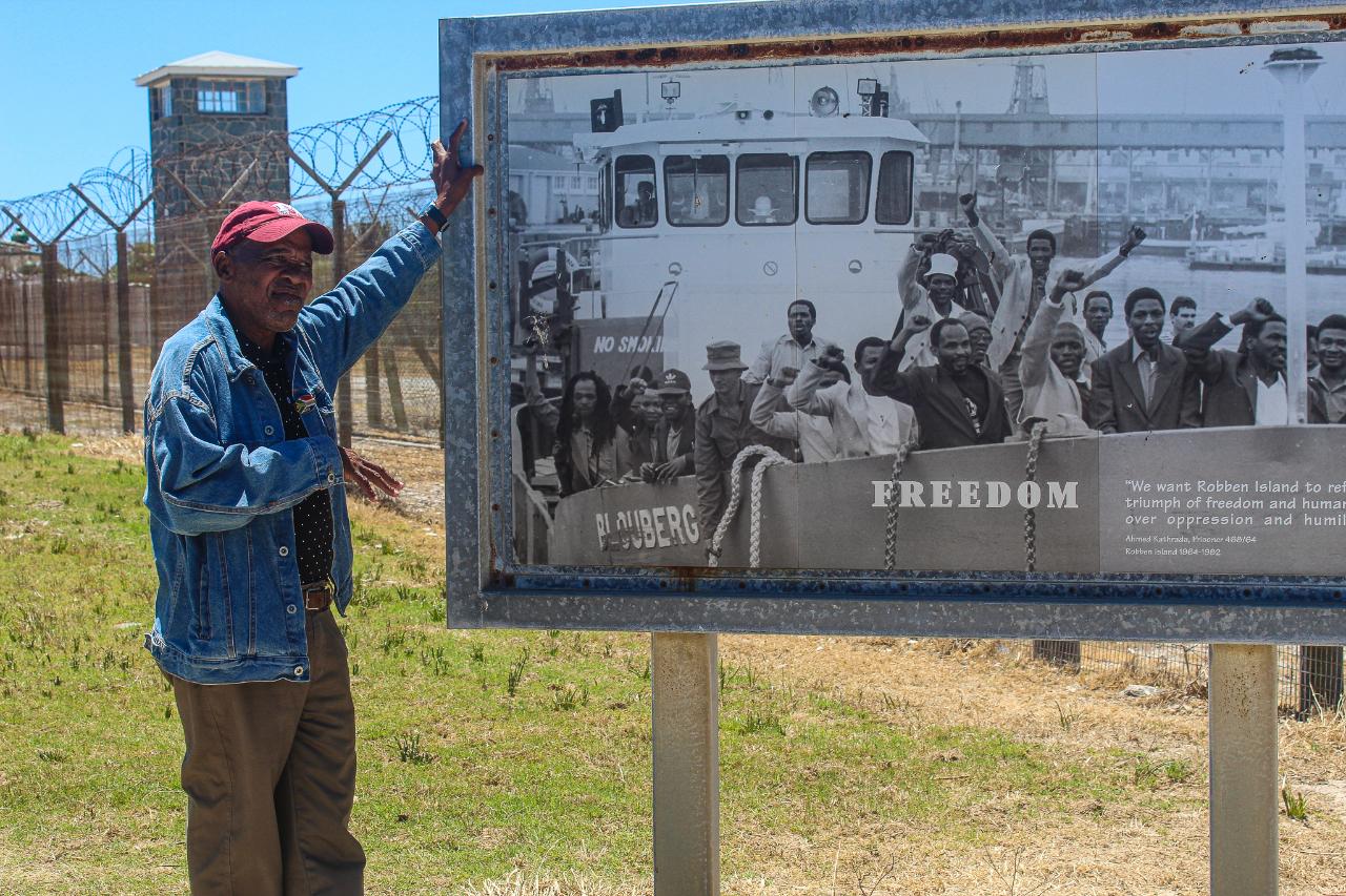 Cape Town: Robben Island Guided Tour ticket & guided tour – Cape Town, South Africa