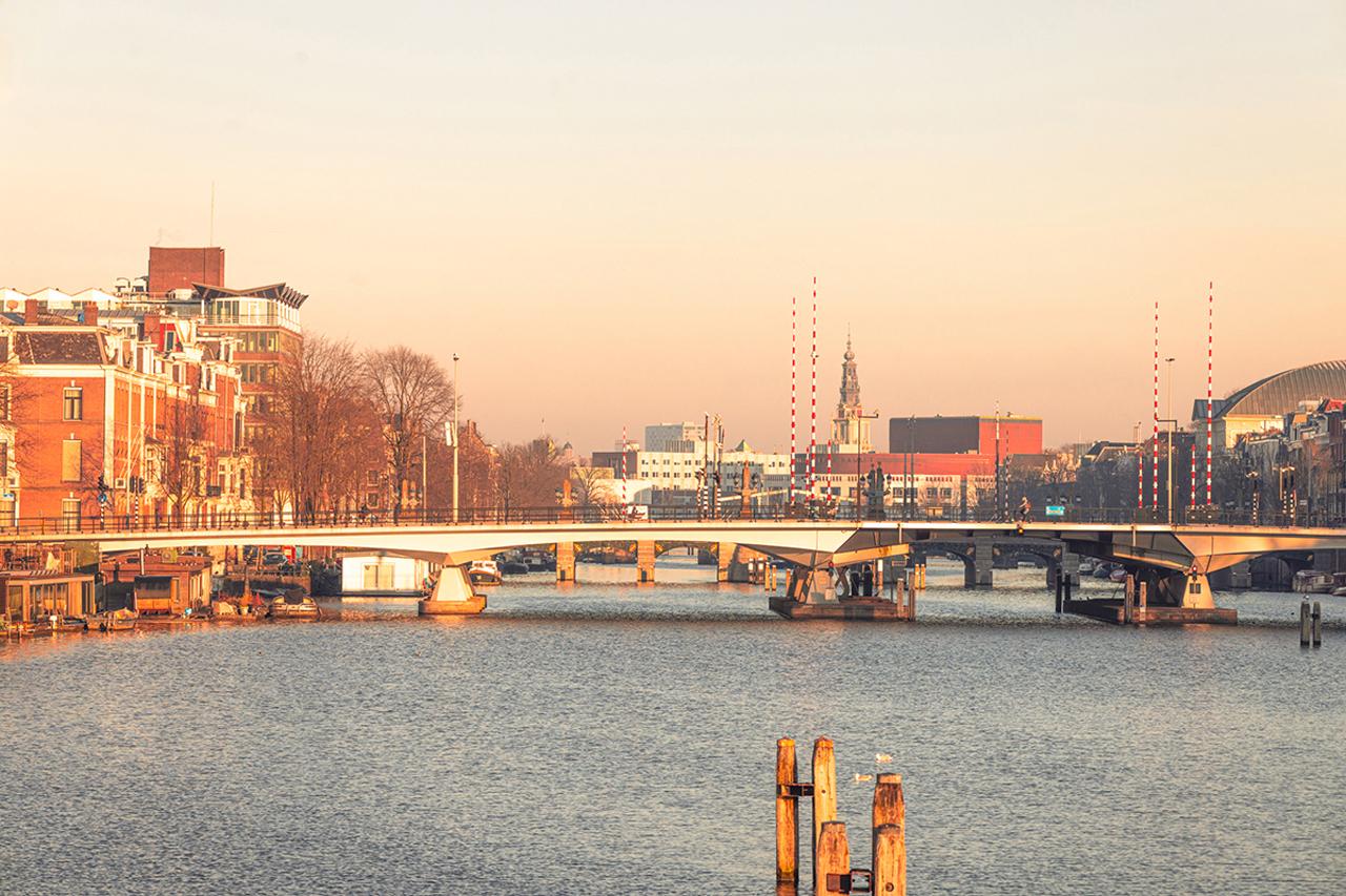 Capture Iconic Amsterdam: Photo Walk with a Pro Photographer – Amsterdam, Netherlands