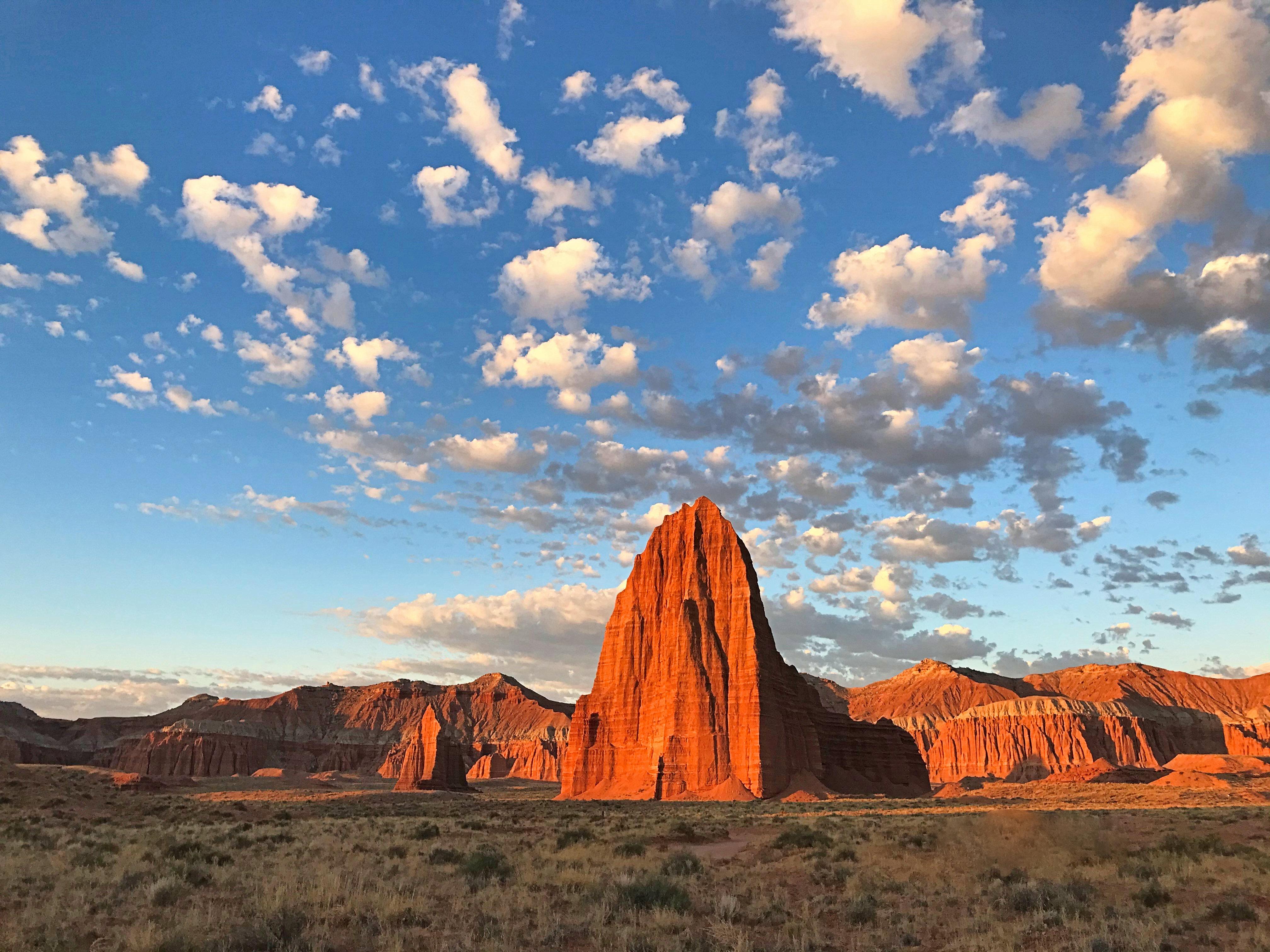 Cathedral Valley 4X4 Tour, Temples of the Sun and Moon 4 Hrs – Capitol Reef National Park, Utah