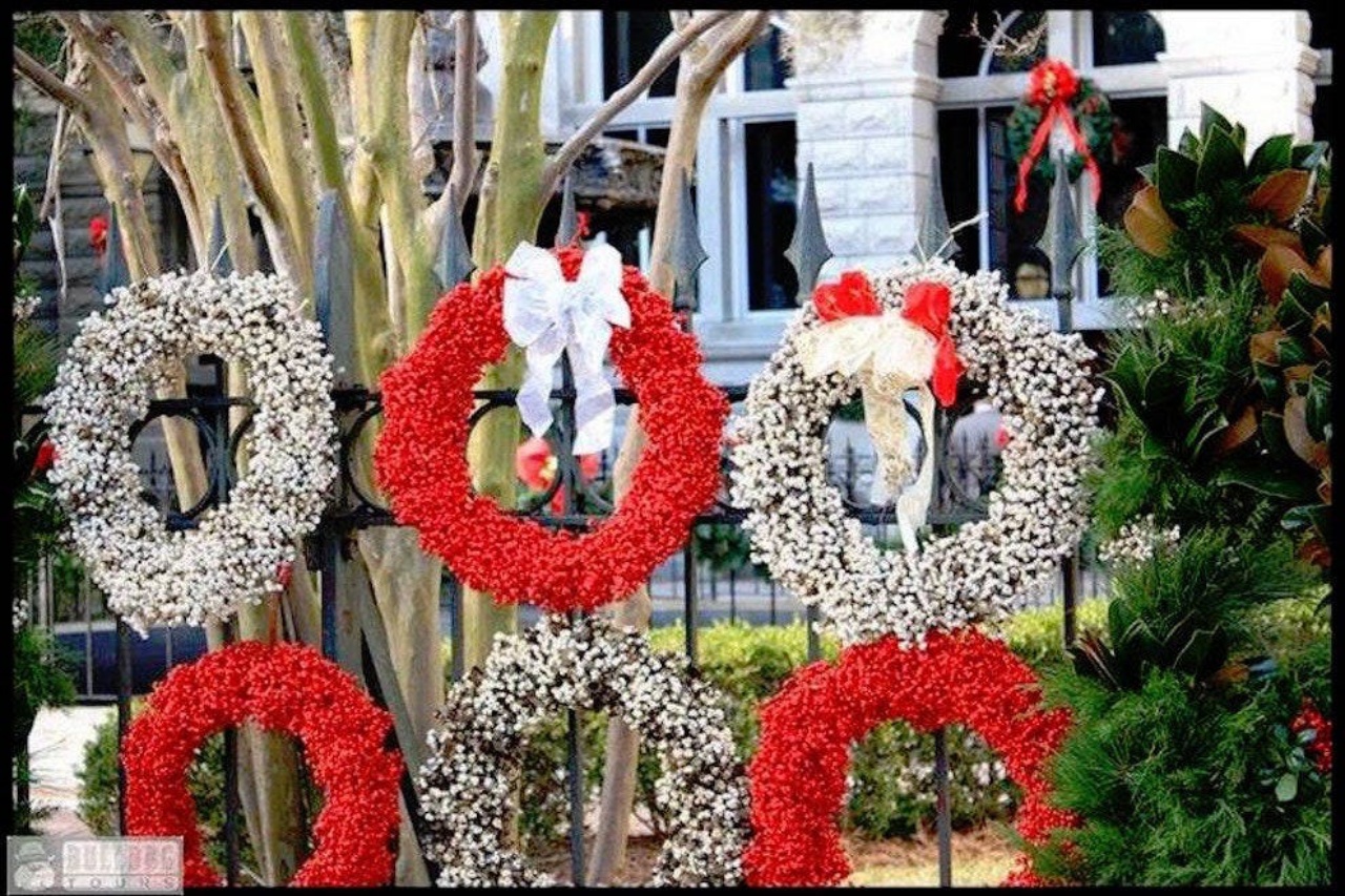 Charleston: Holiday Decorations and History Walking Tour – Charleston, South Carolina
