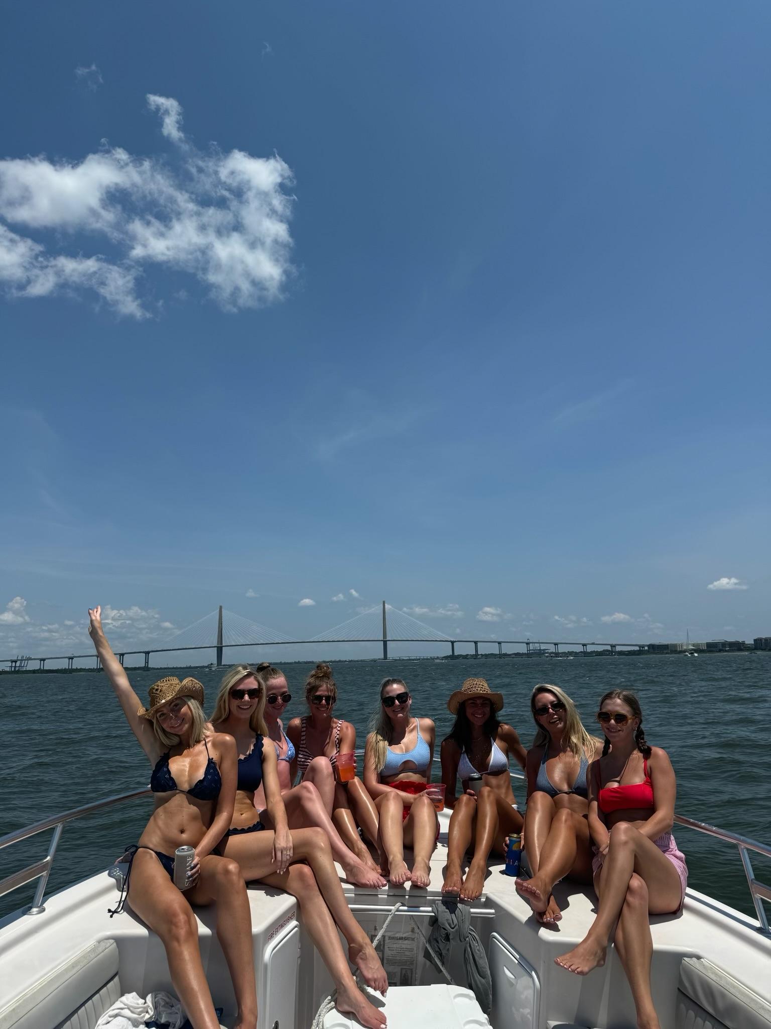 Charleston Private Party Boat 2-4 Hrs Captain Coolers Floats – Charleston, South Carolina