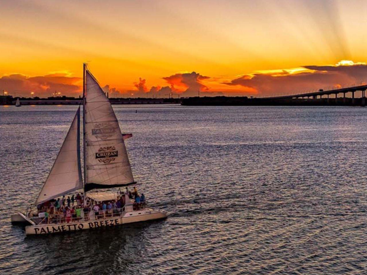 Charleston: Sunset Sail on Luxury 55ft Catamaran with Bar – Charleston, South Carolina