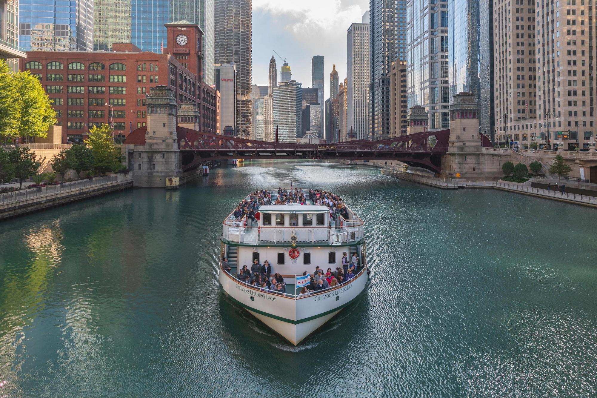 Chicago: Architecture Center Cruise on Chicago’s First Lady – Chicago, Illinois