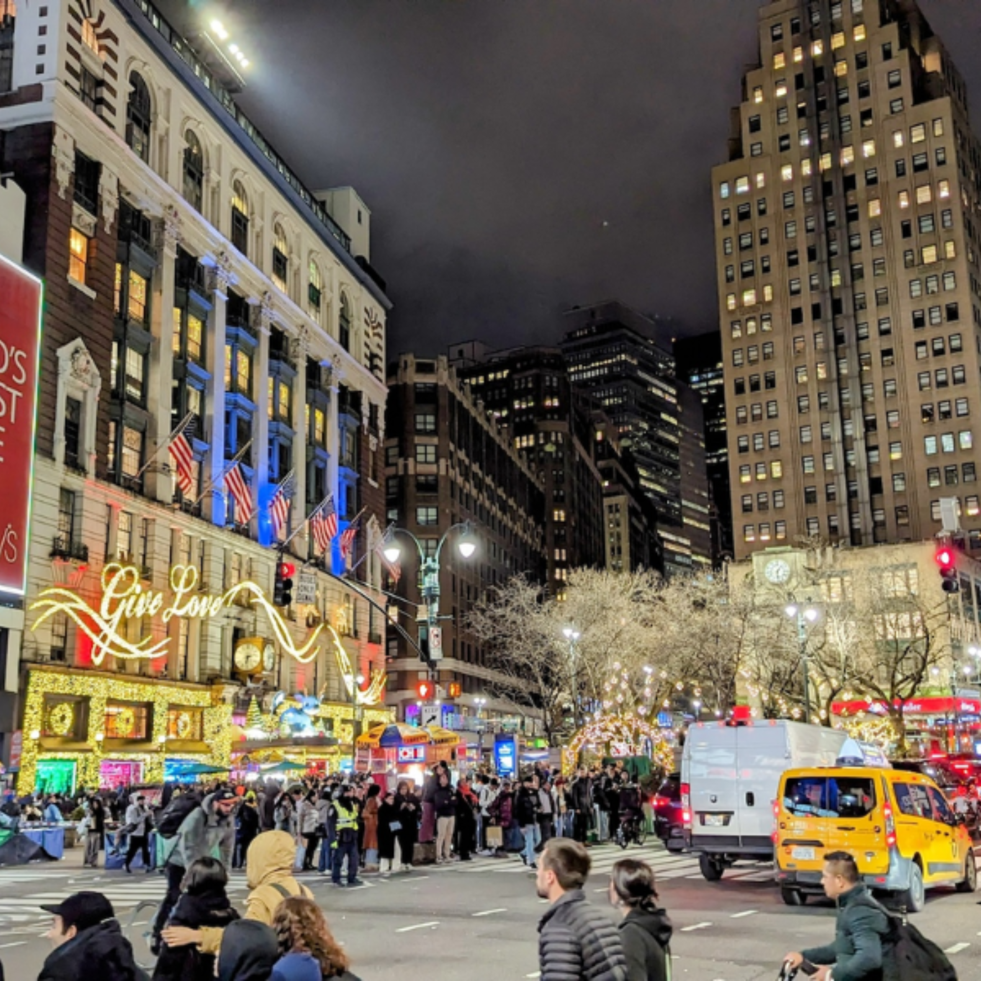 Christmas in New York: Rockefeller Tree Rickshaw Tour – New York City, New York