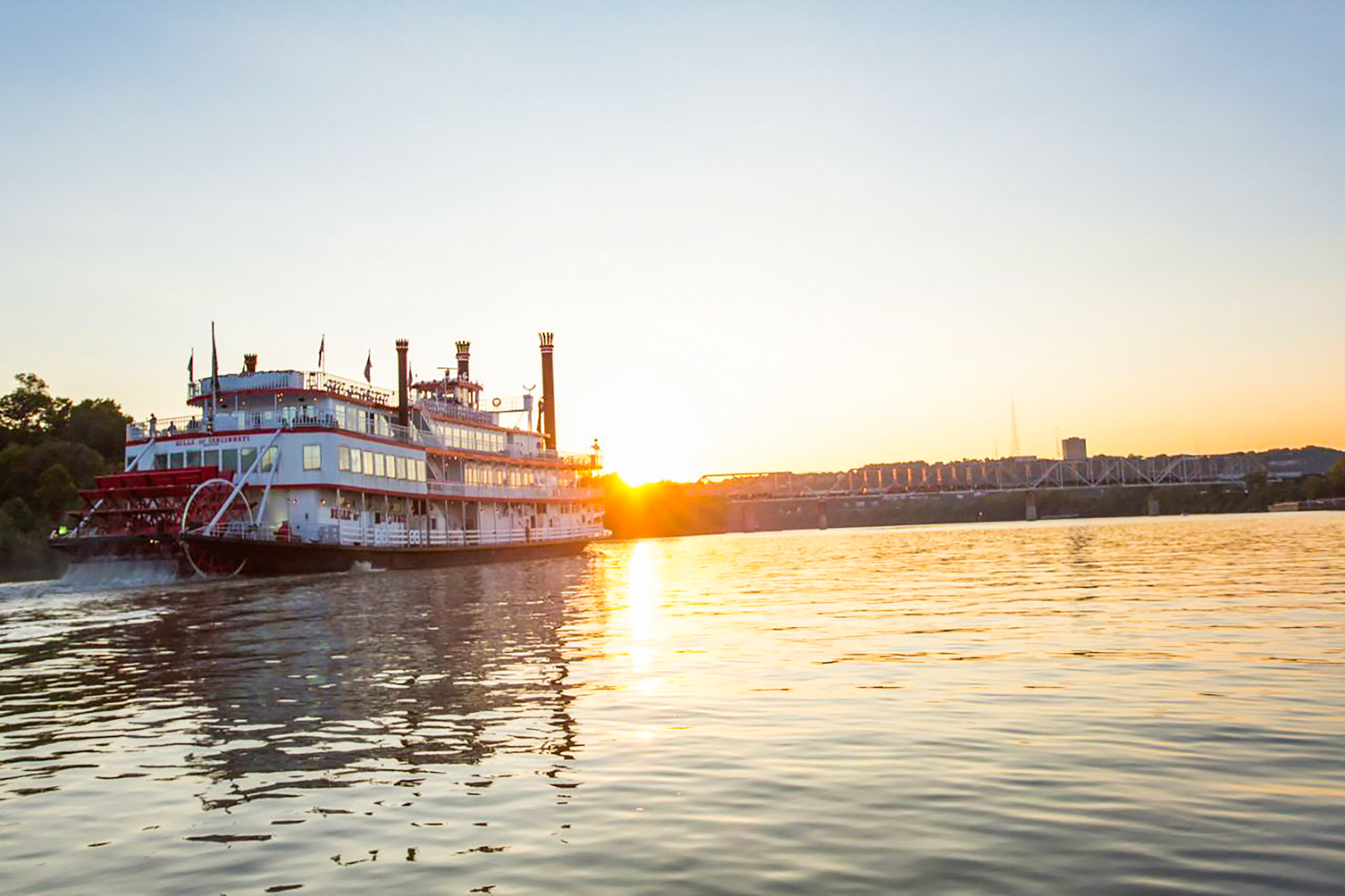 Cincinnati: Sunset Sightseeing Cruise on the Ohio River – Ohio River, Kentucky
