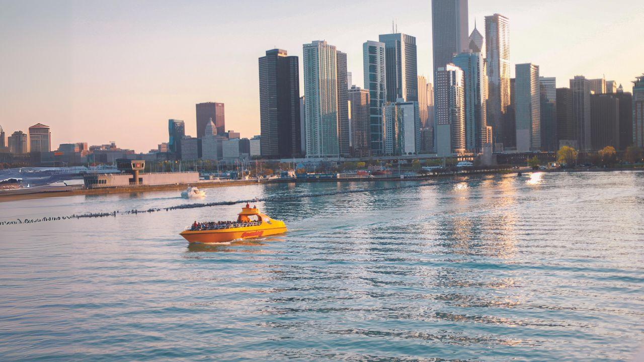 City Cruises Chicago: 75-min Speedboat Architecture Cruise – Chicago, Illinois