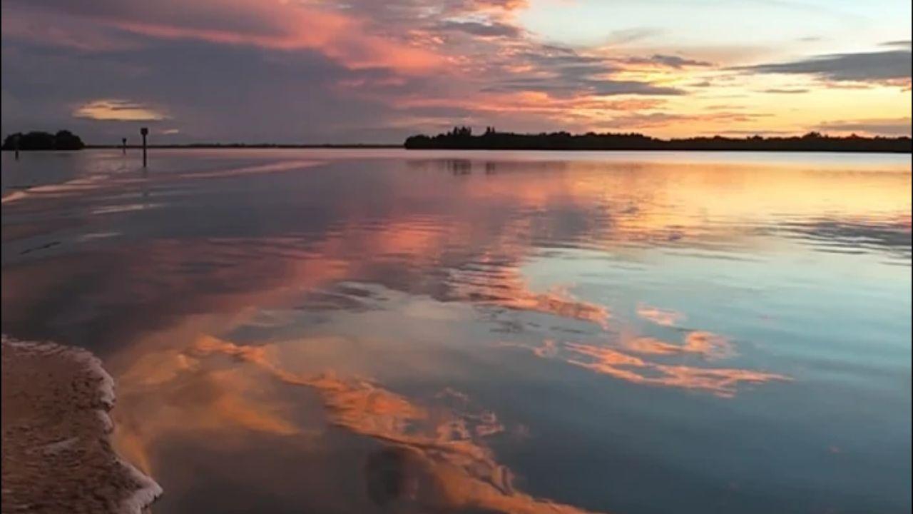 Cocoa Beach: Private Pontoon Sunset Cruise – Cocoa Beach, Florida