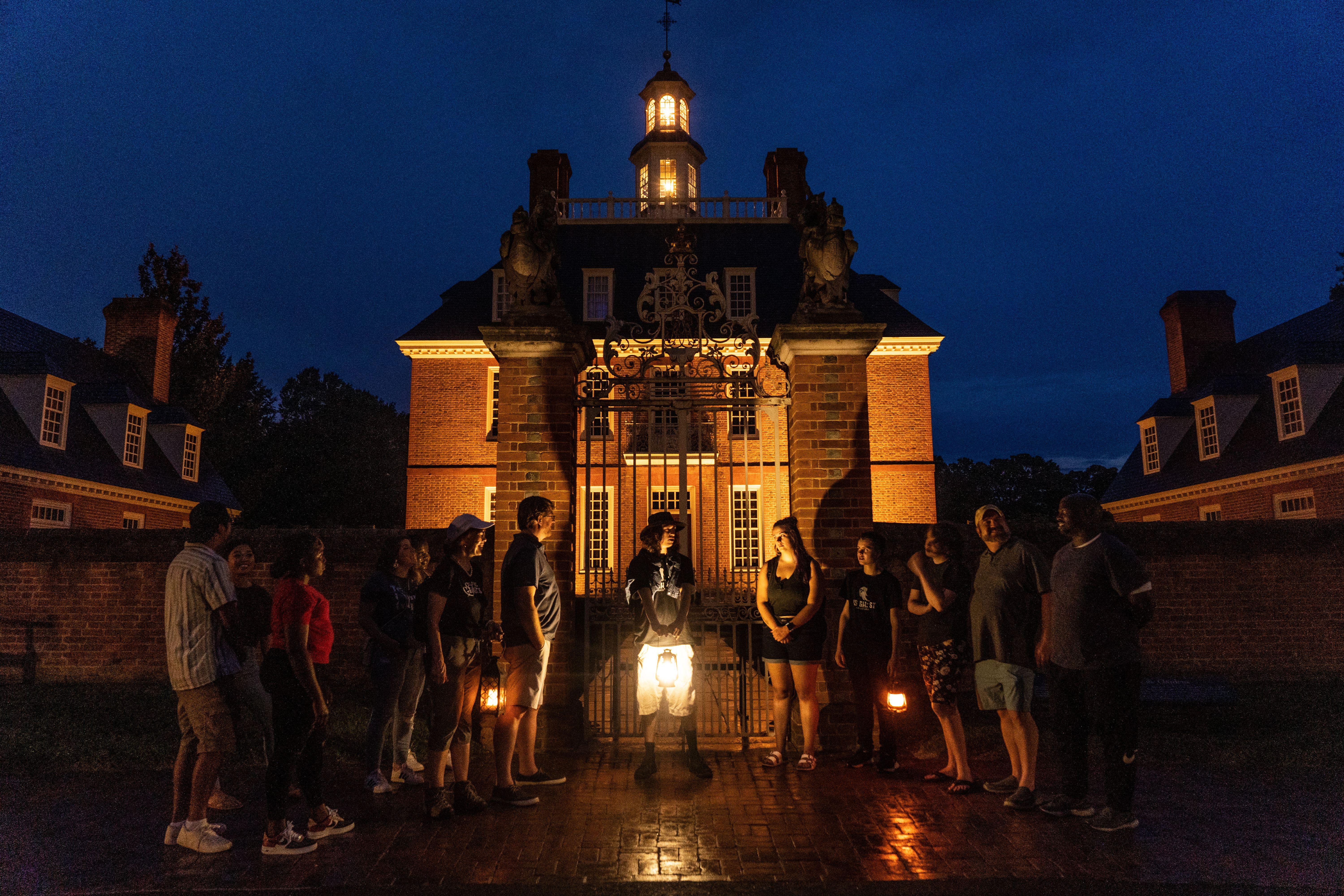 Colonial Ghosts: Whispers of Williamsburg Ghost Tour – Williamsburg, Virginia