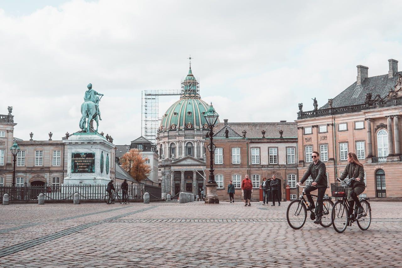 Copenhagen & Christiania : Guided Bike Tour in French – Copenhagen, Denmark