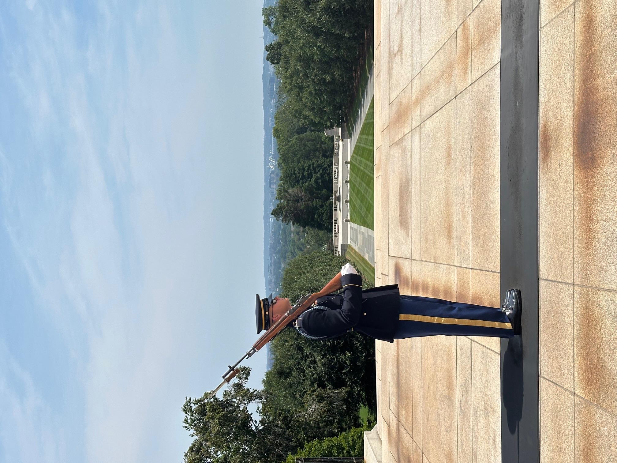 DC: Arlington Cemetery Guided Tour and Changing of the Guard – Washington, Washington DC