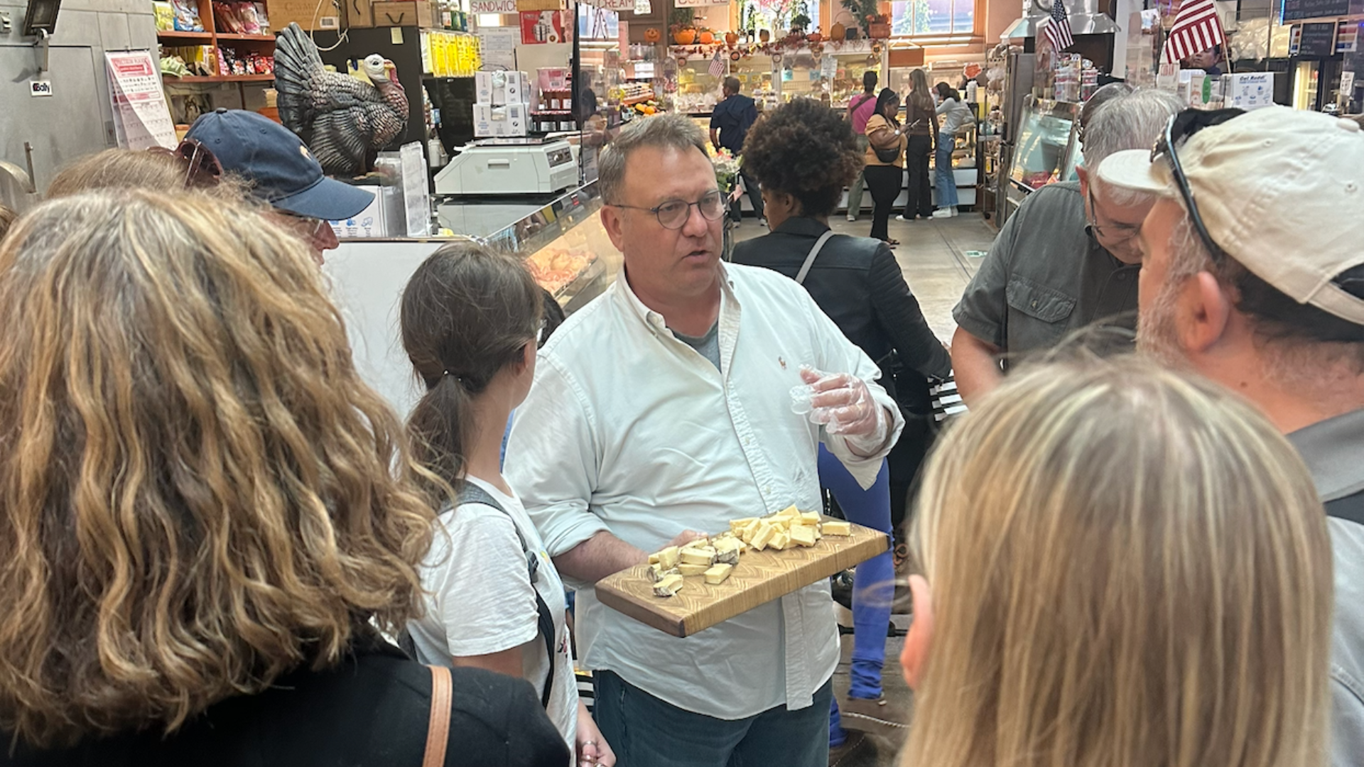 DC: Eastern Market Eats Food Tour (5 Food Stops + Dessert) – Washington DC