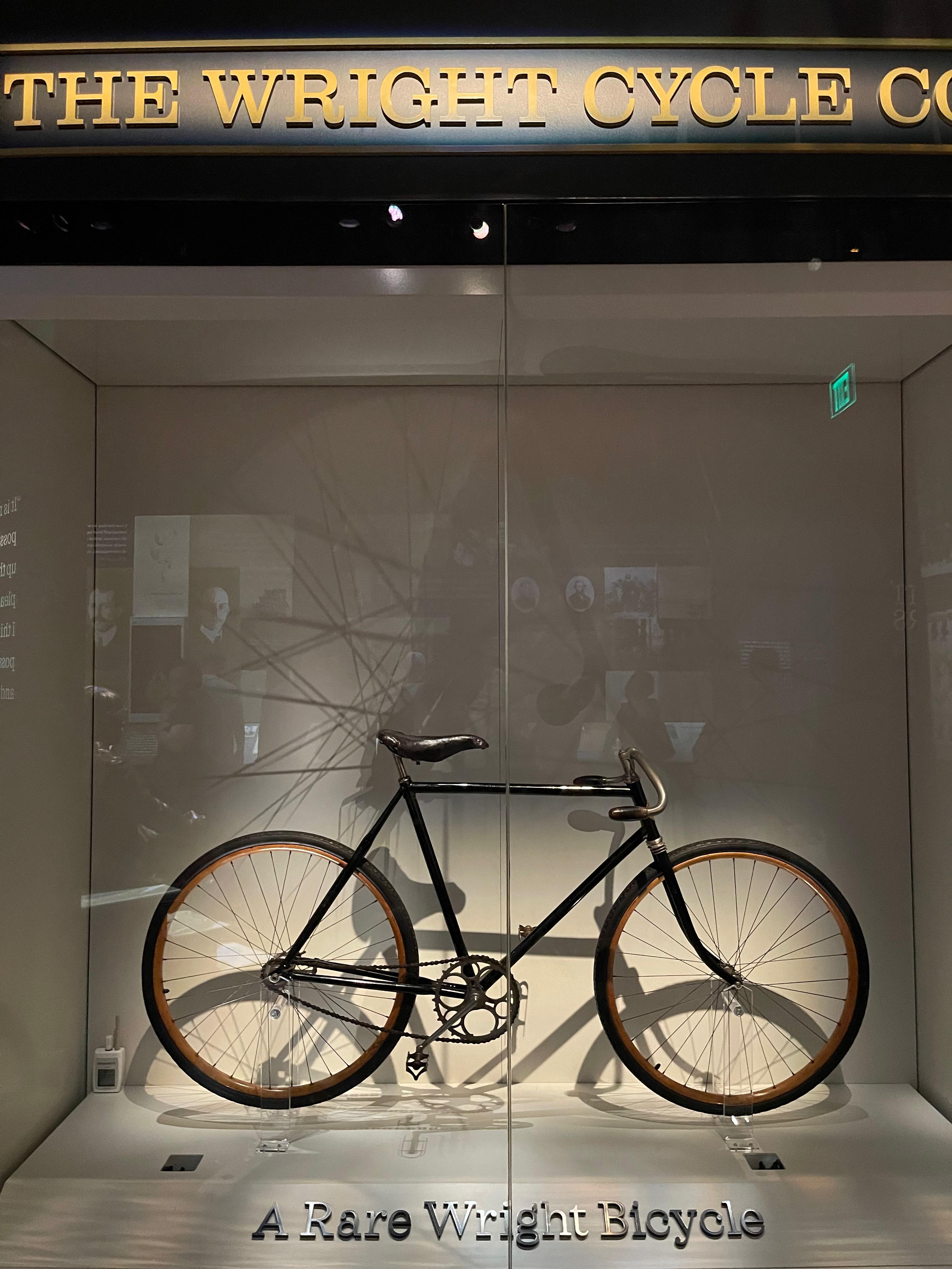 DC: Smithsonian Highlights Walking Tour with Air and Space – Washington DC