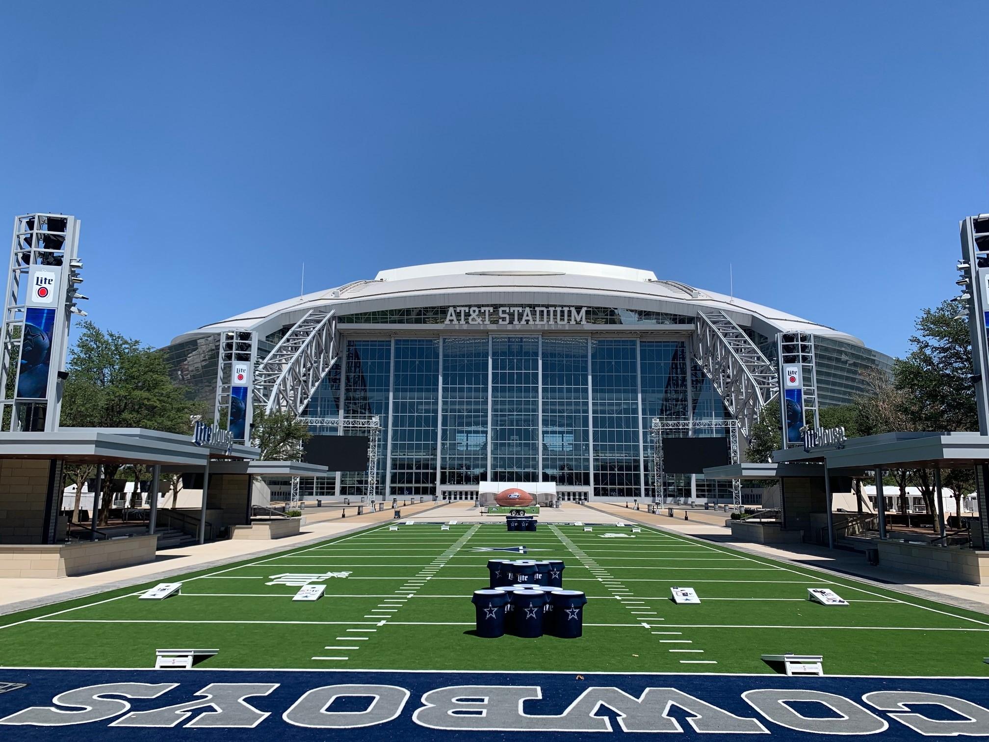Dallas: Cowboys AT&T Stadium Tour with Transportation – Arlington, Texas