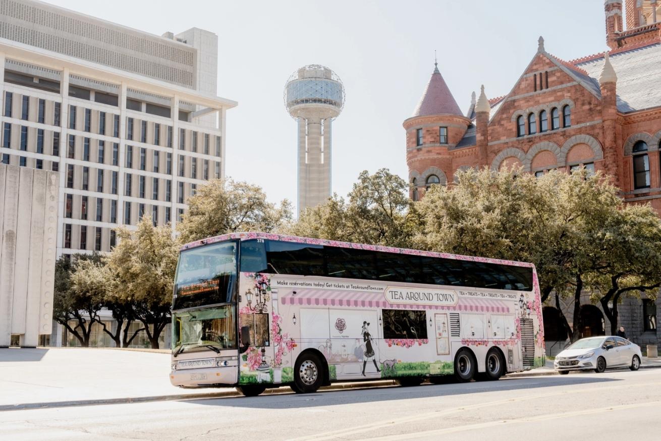 Dallas: Tea Around Town Bus Tour with Treats – Dallas, Texas
