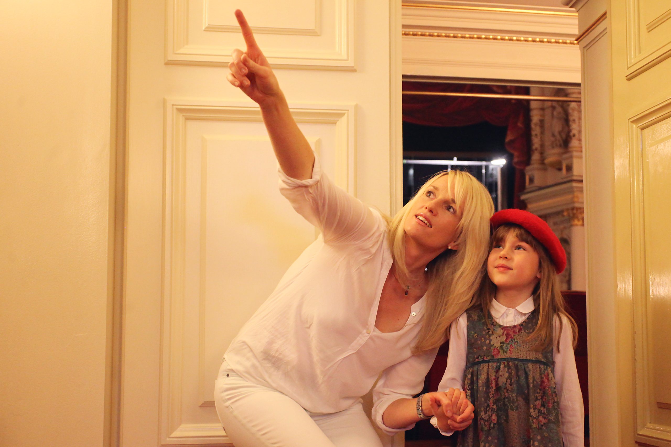 Dresden: Semperoper Guided Tour for Families – Dresden, Germany