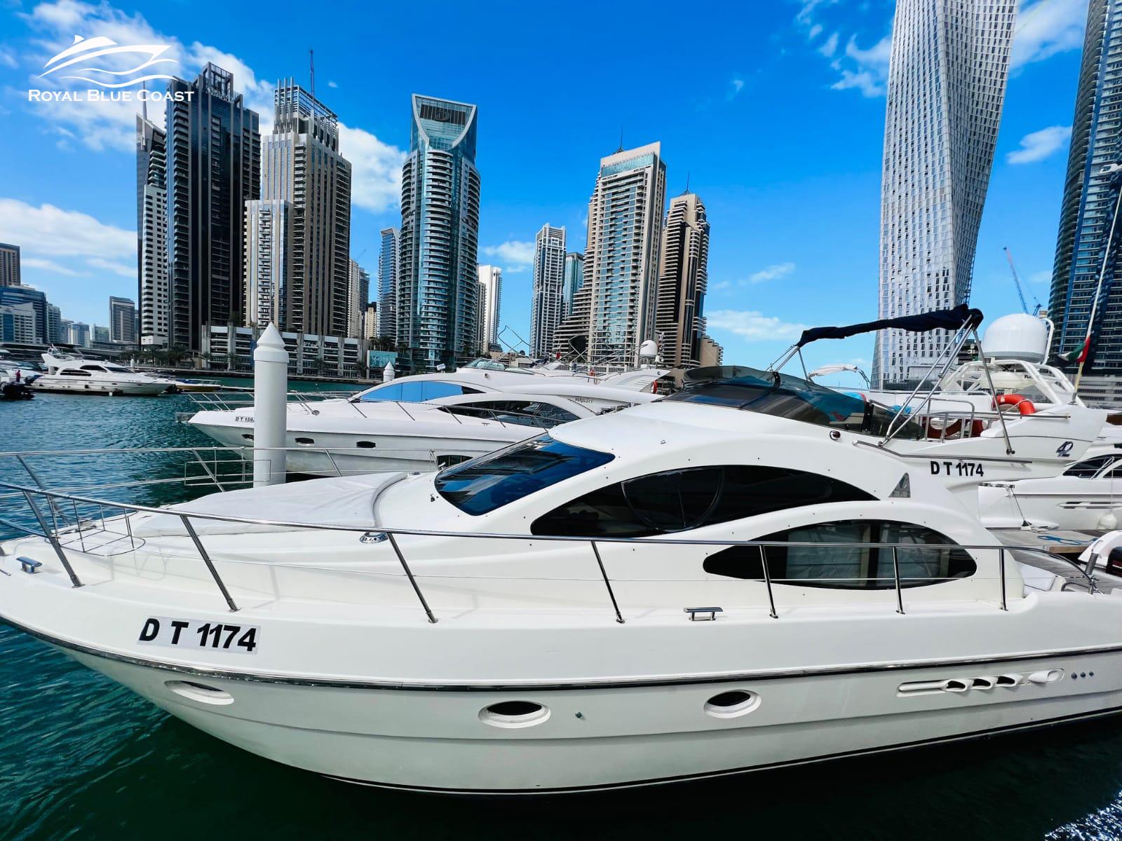Dubai: Azimut 42 Feet Private Luxury Yacht Cruise – Dubai, United Arab Emirates