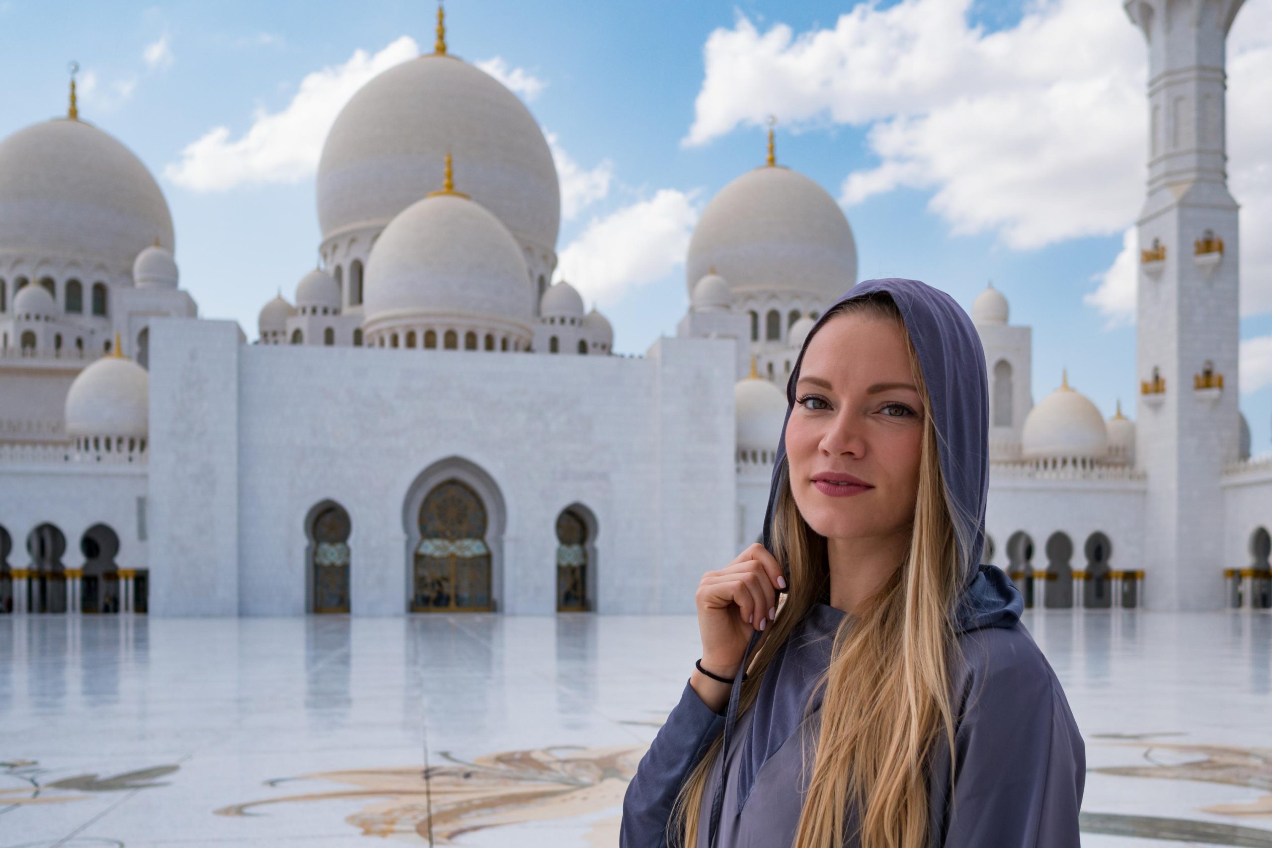 Dubai to Abu Dhabi Private Tour: Grand Mosque & Royal Palace – Abu Dhabi, United Arab Emirates