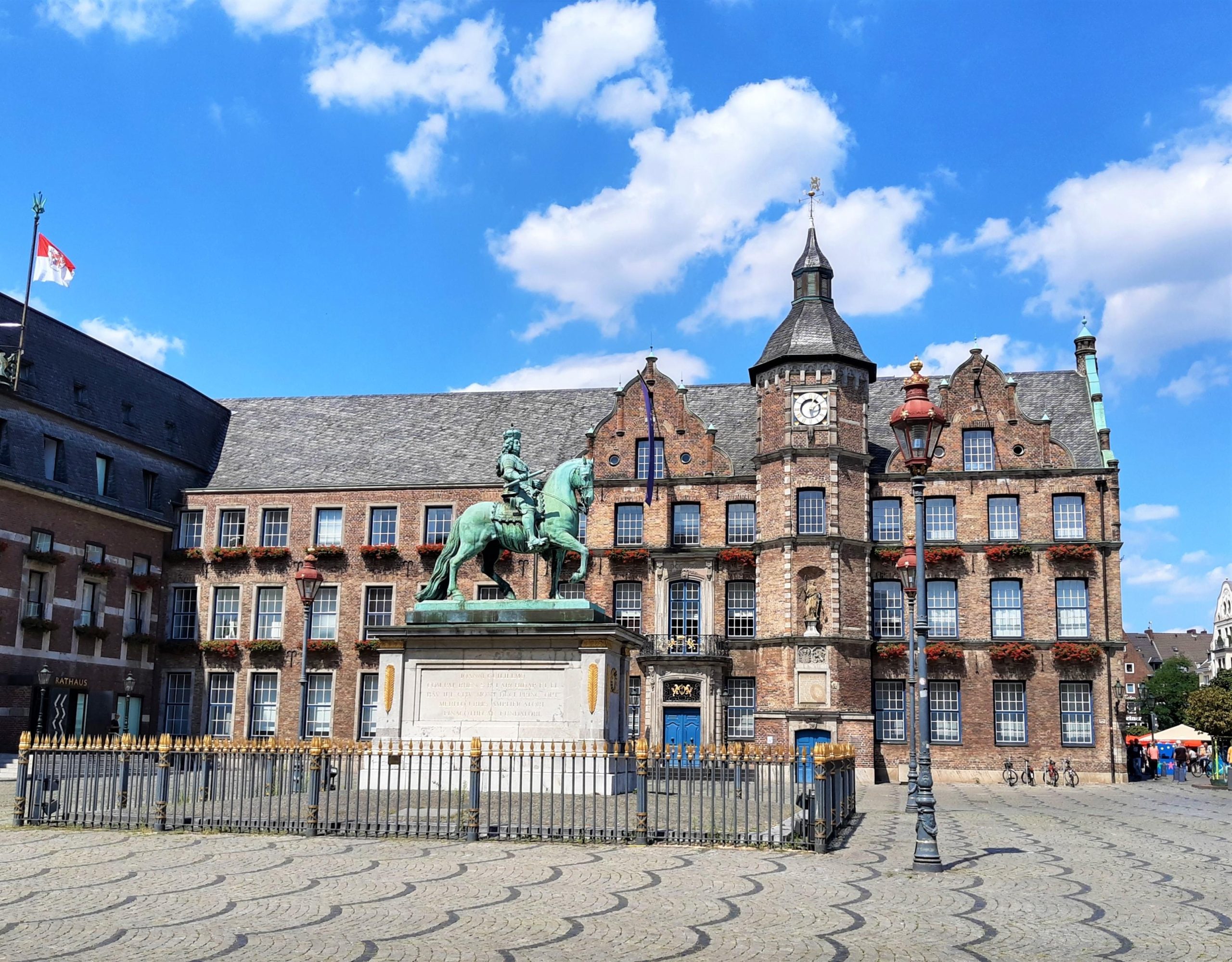 Dusseldorf: Old Town & Altbier Tour – Düsseldorf, Germany