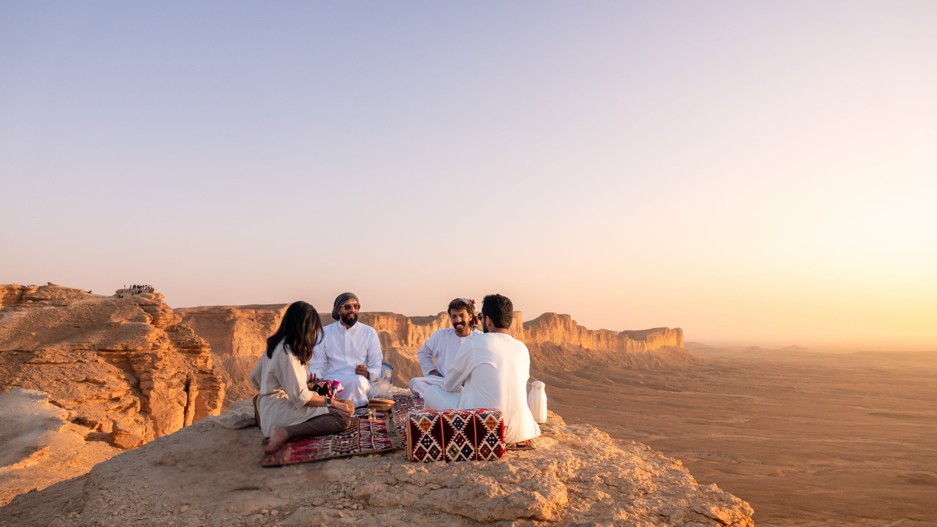 Edge of the World & Keshta Tour (Riyadh) – Saudi Arabia