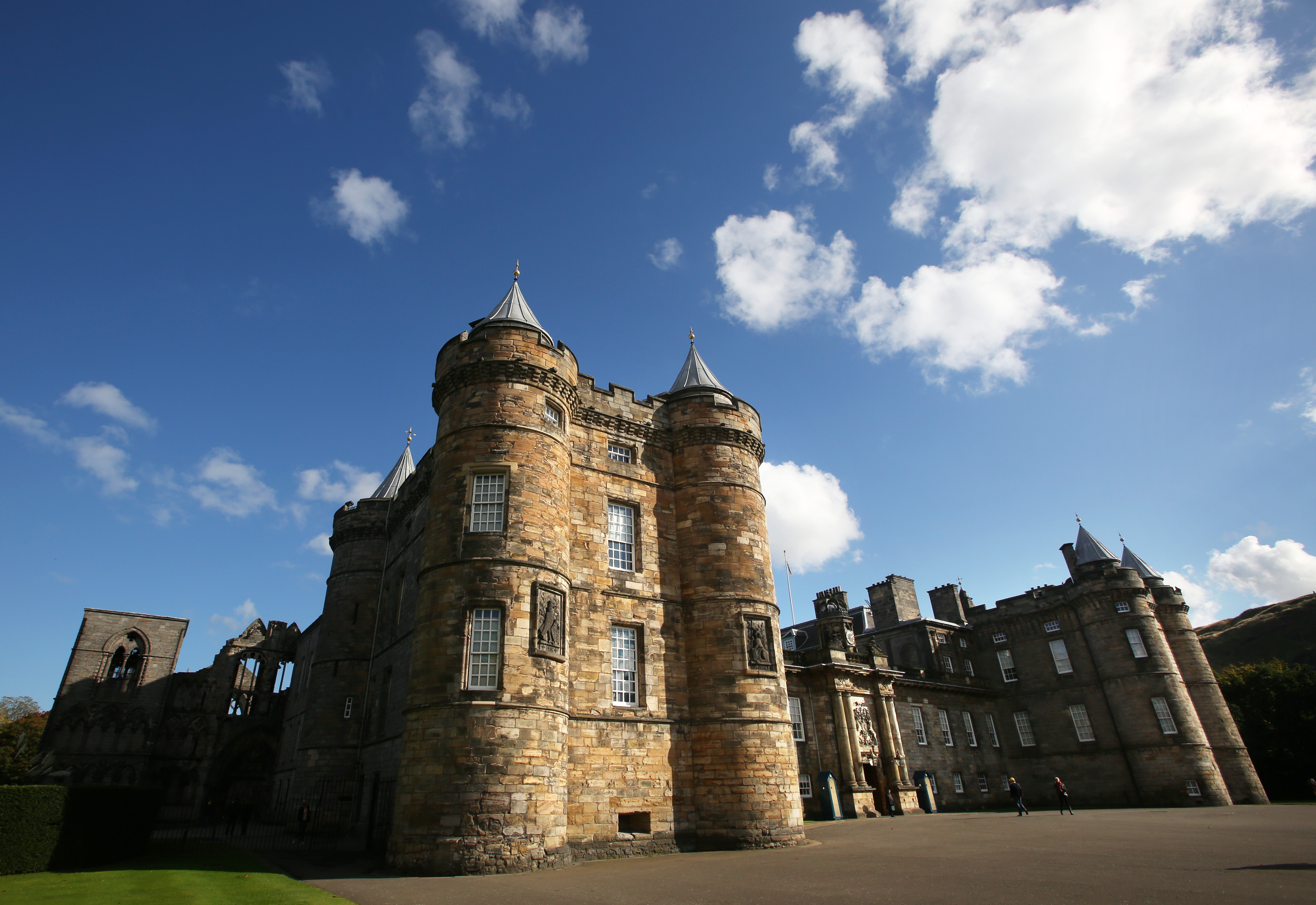 Edinburgh: Palace of Holyroodhouse Entry Ticket – Edinburgh, United Kingdom