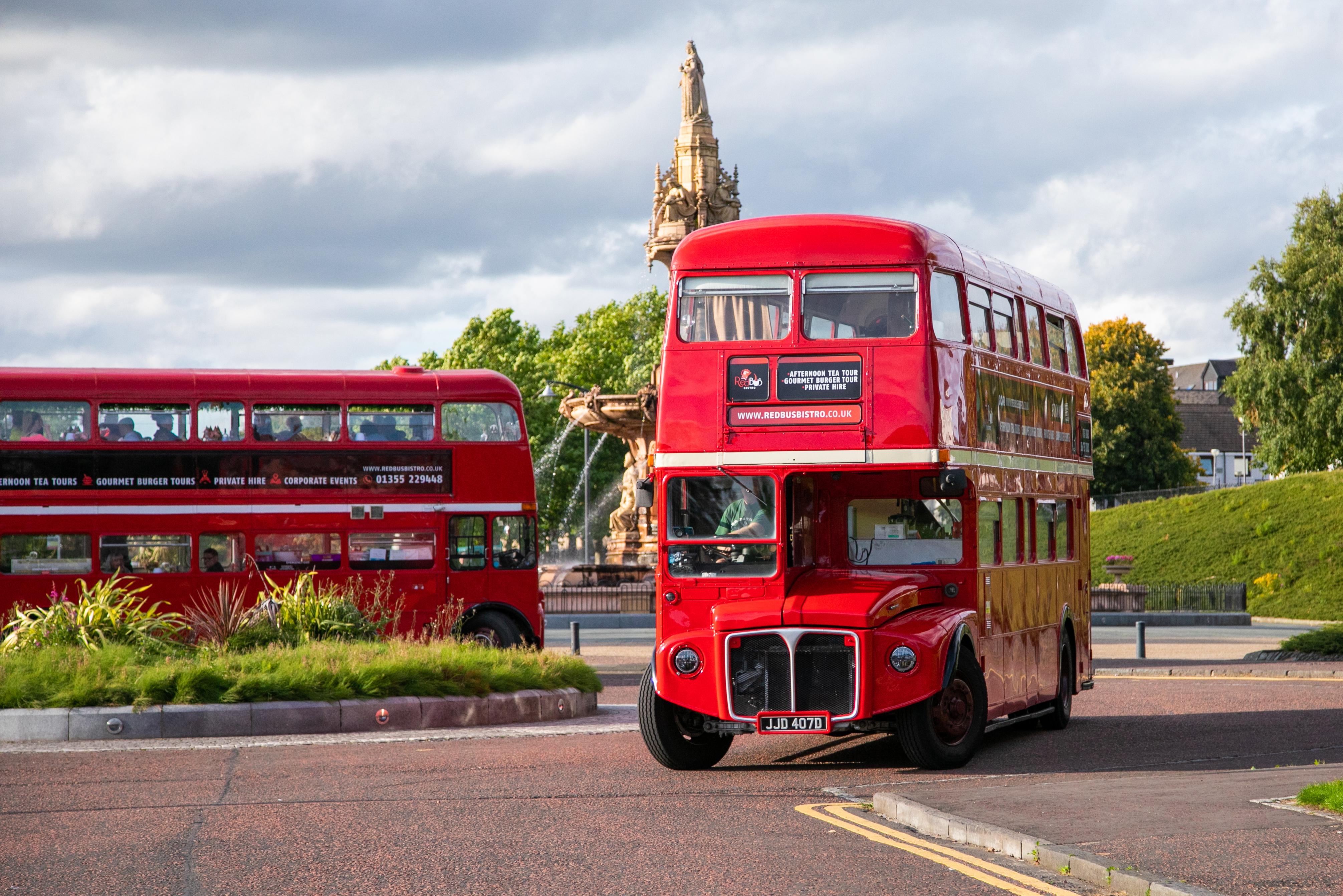 Edinburgh: Vintage Bus Tour with Afternoon Tea or Gin – Edinburgh, United Kingdom