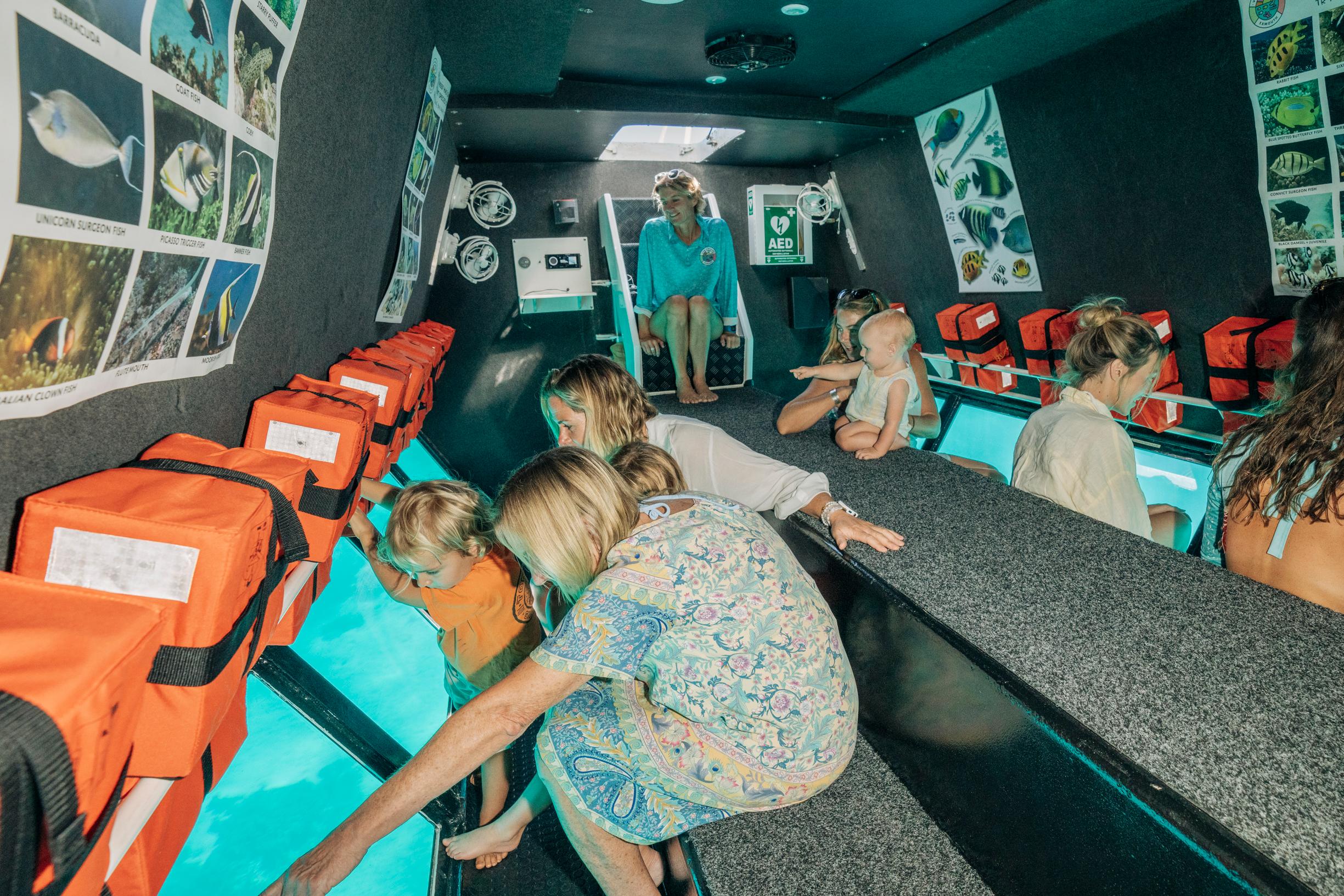 Exmouth: Ningaloo Semi-Submersible Glass Bottom Boat Tour – Coral Bay, Australia