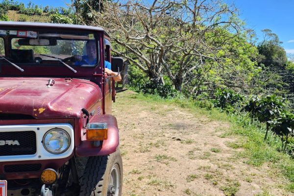 Exploration and Adventure: Toyota Land Cruiser Ride & Hike – San Pedro de Poás, Costa Rica