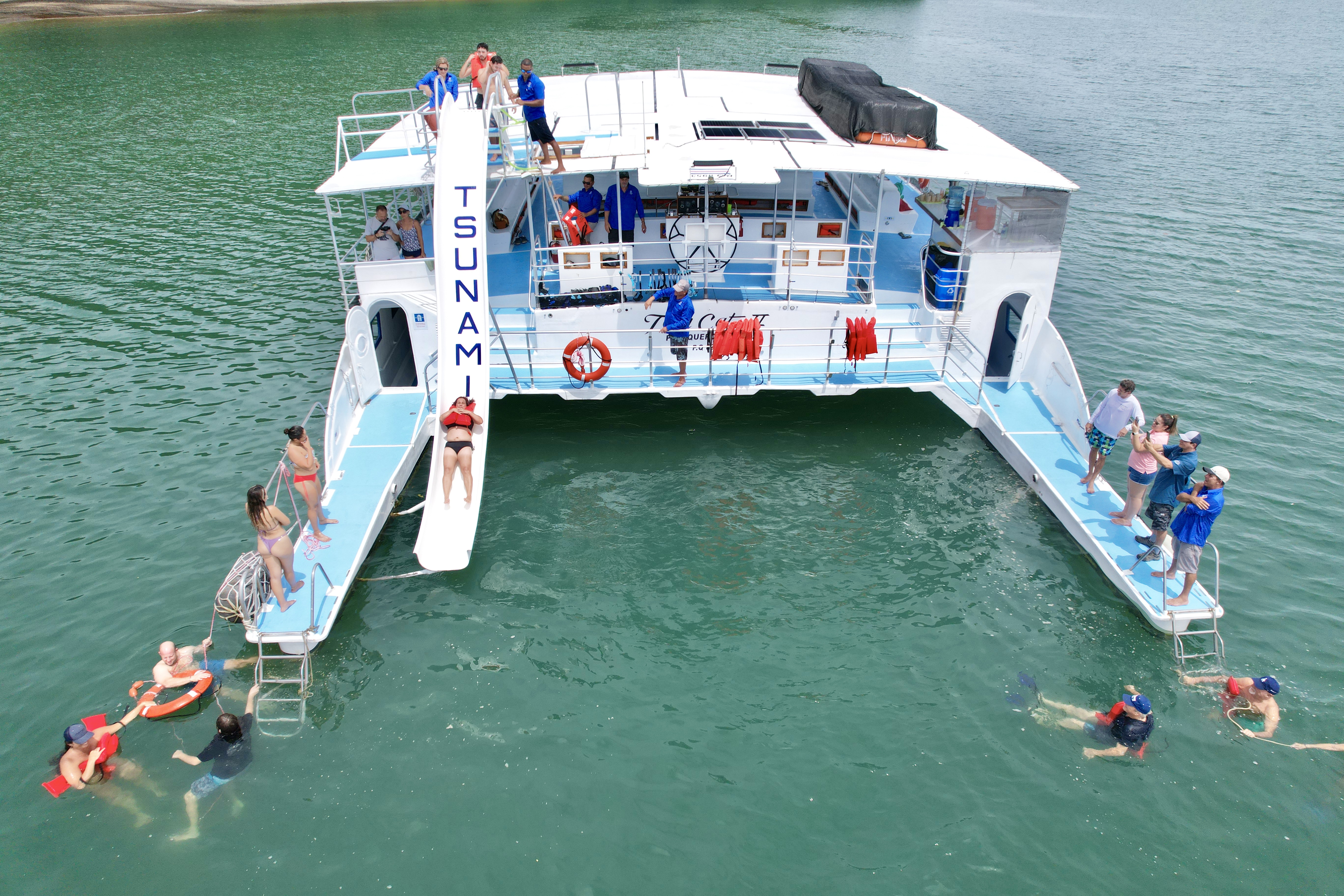 Flamingo, Guanacaste: Catamaran Trip with Lunch and Drinks – Quepos, Costa Rica