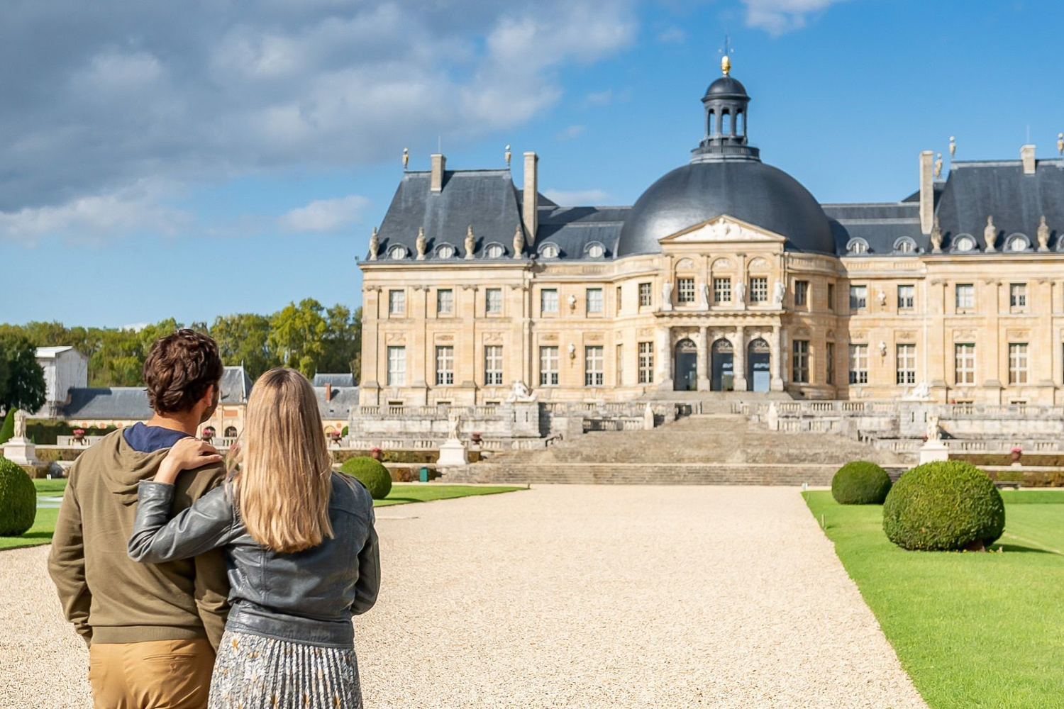 Fontainebleau & Vaux-le-Vicomte Châteaux Day Tour from Paris – Paris, France