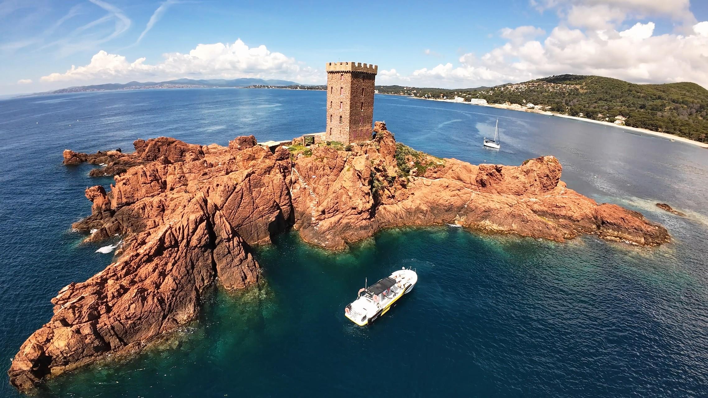 Fréjus : Esterel Calanques Cruise (Comfort Boat) + Swim Stop – Fréjus Saint-Raphaël, France