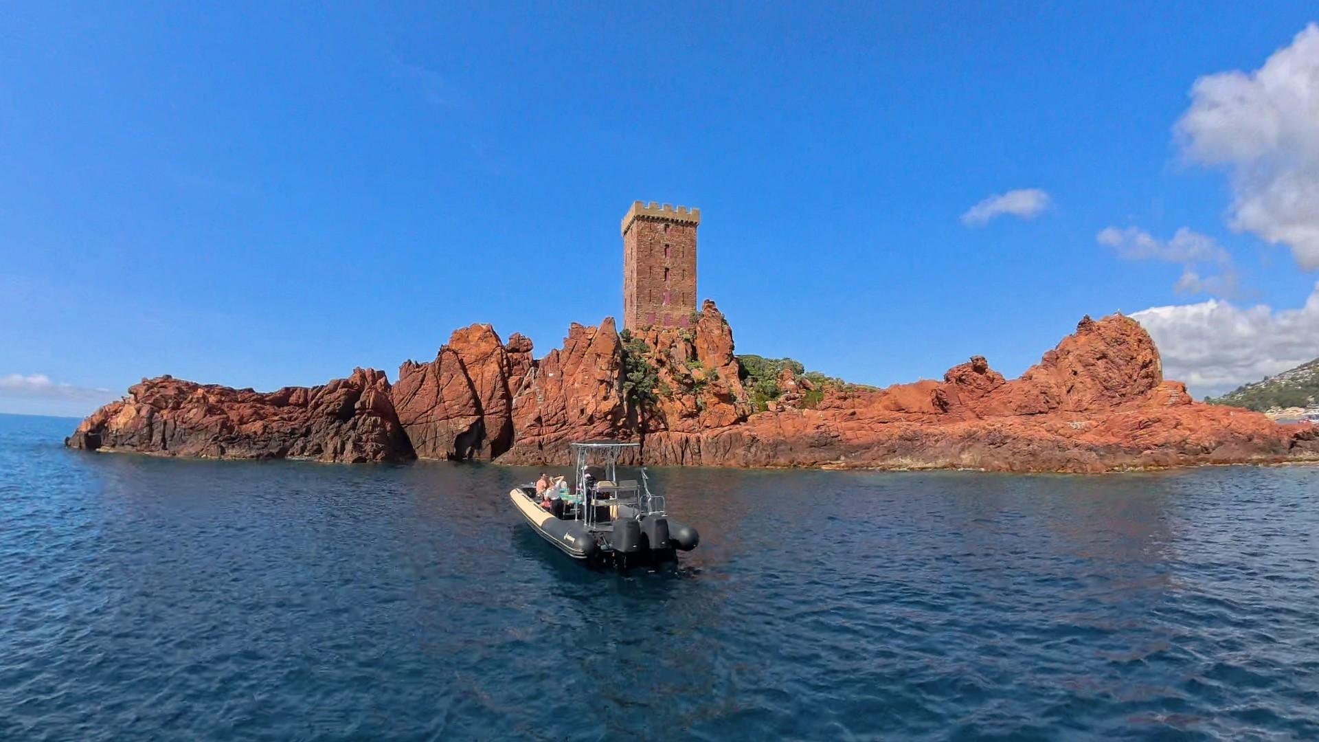 Fréjus : Estérel Calanques Speedboat Tour + Swim Stop – Fréjus Saint-Raphaël, France