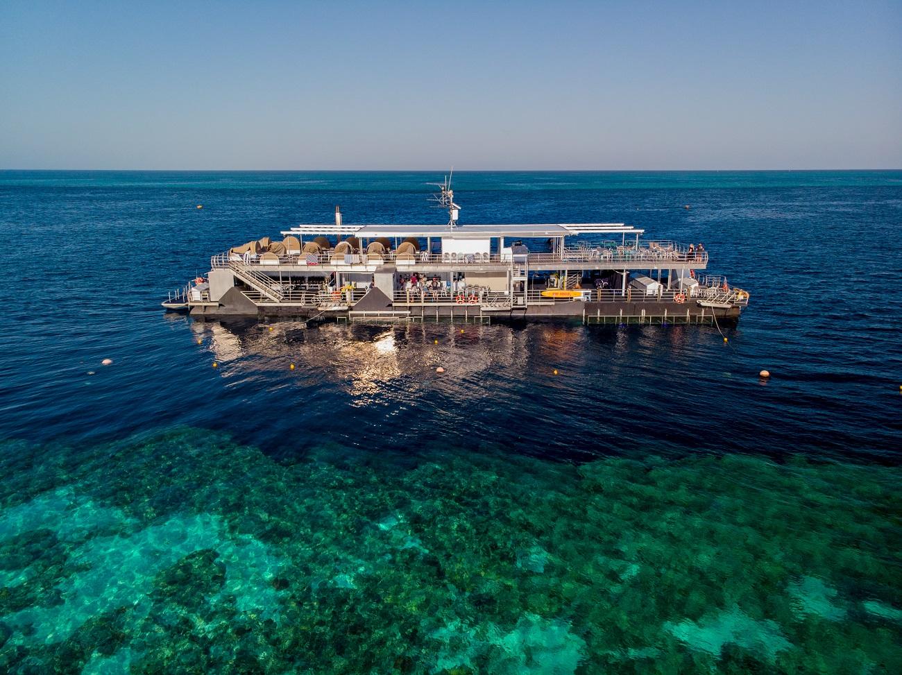 From Airlie Beach: Great Barrier Reef Pontoon Experience – Airlie Beach, Australia