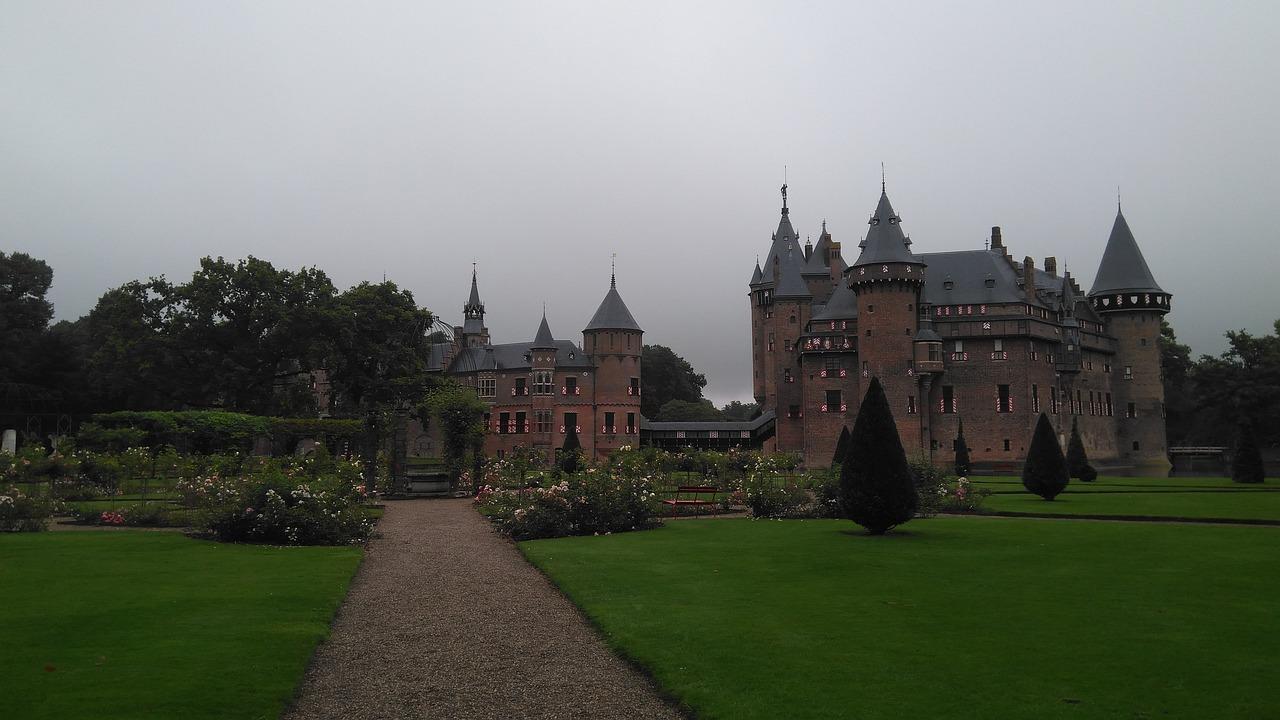 From Amsterdam: Muiderslot and De Haar Castle Tour – Muiden, Netherlands