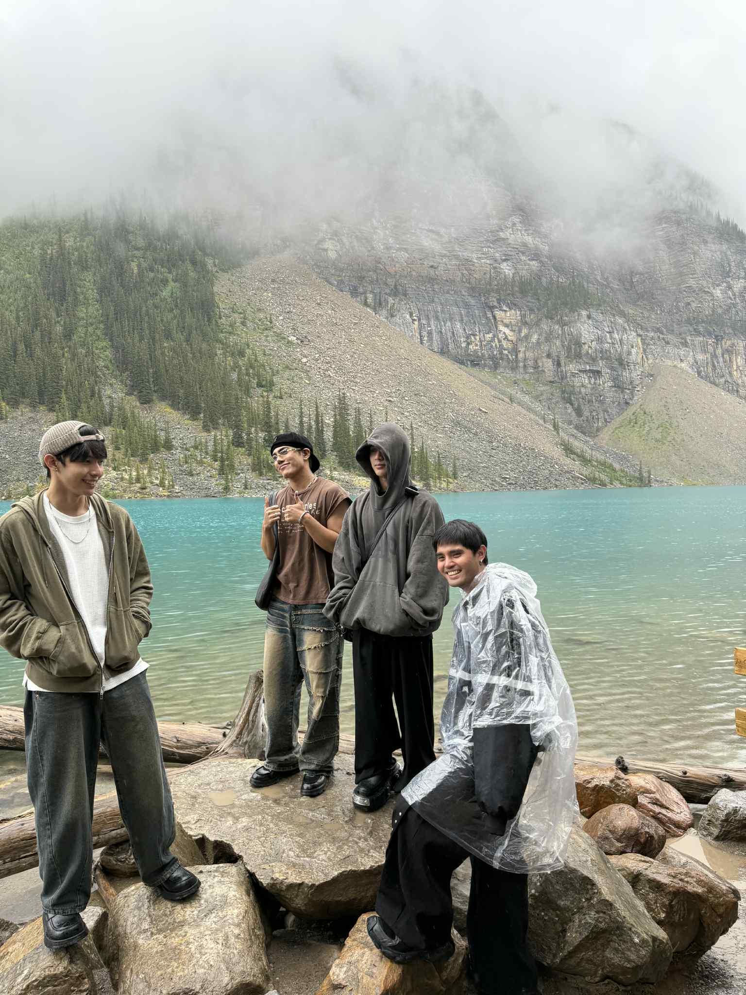 From Banff: Moraine Lake and Lake Louise Half Day Tour – Johnston Canyon, Canada