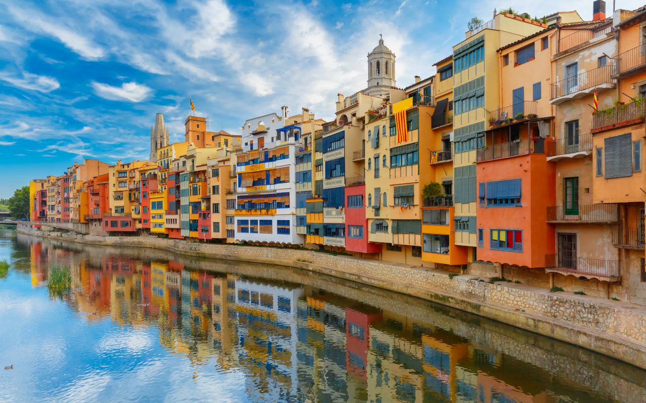 From Barcelona: Girona, Figueres, Dalí Museum, and Cadaqués – Barcelona, Spain