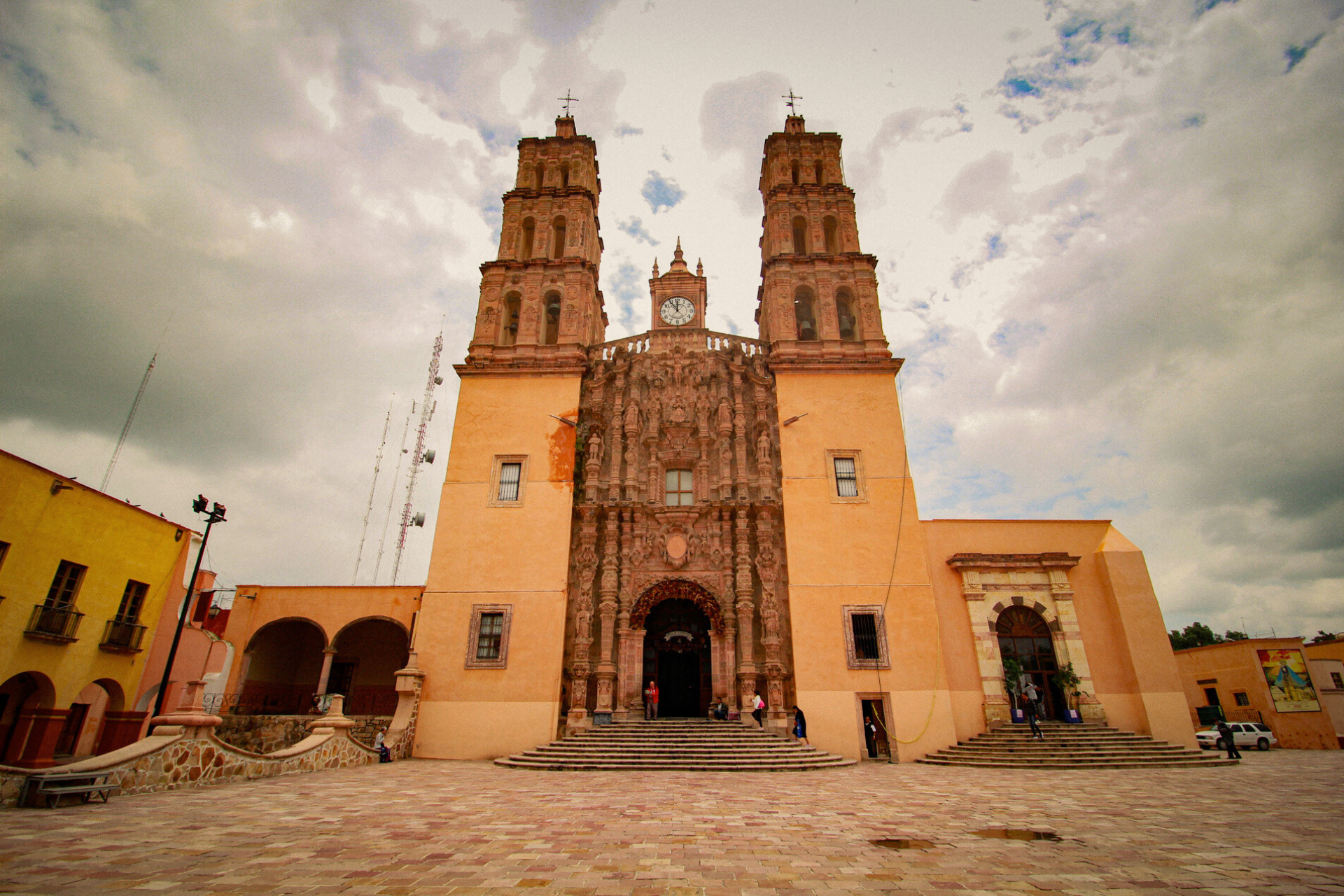 From Guanajuato: Dolores Hidalgo and San Miguel Public Tour – Mausoleo Jose Alfredo Jimenez, Mexico