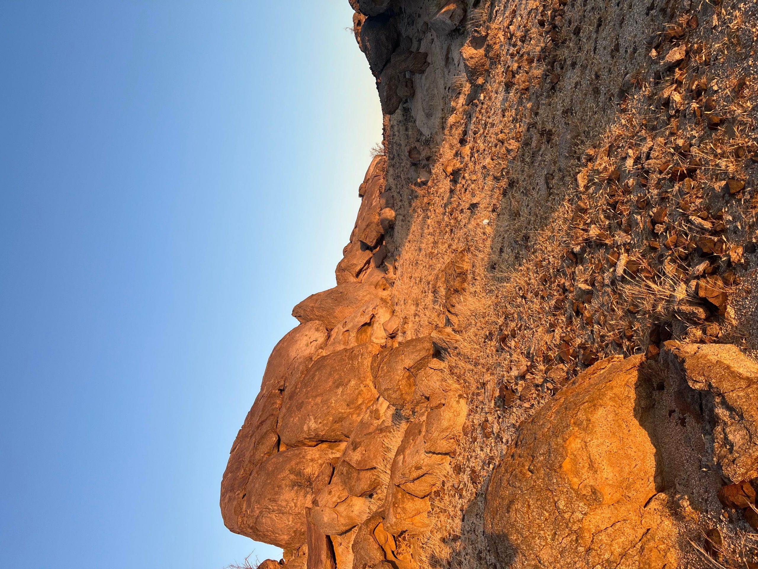 From Jeddah: Moon Valley Guided Hike with Meditation – Saudi Arabia