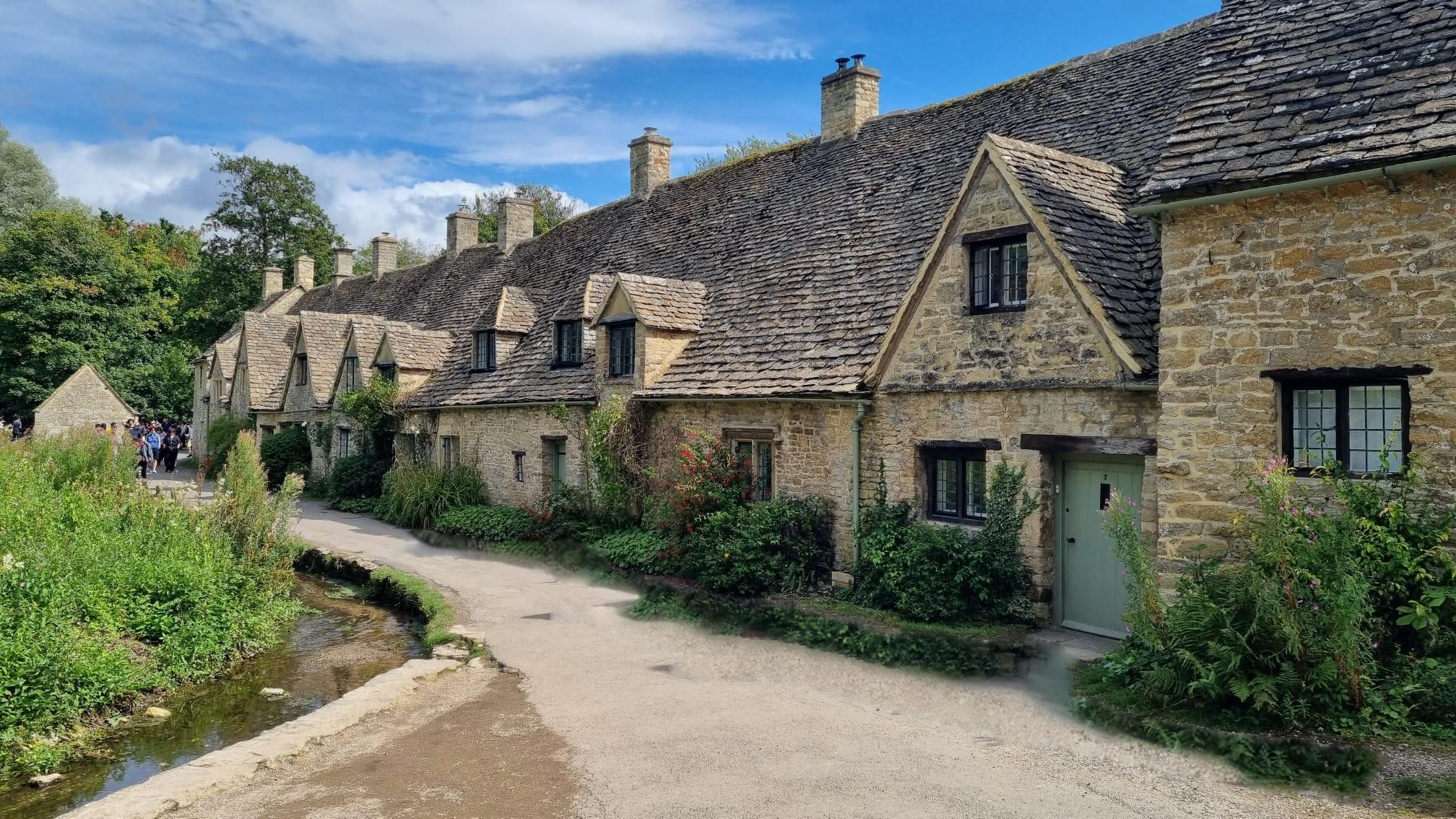 From London: 7 Unmissable Cotswolds Stops Small-Group Tour – London, United Kingdom