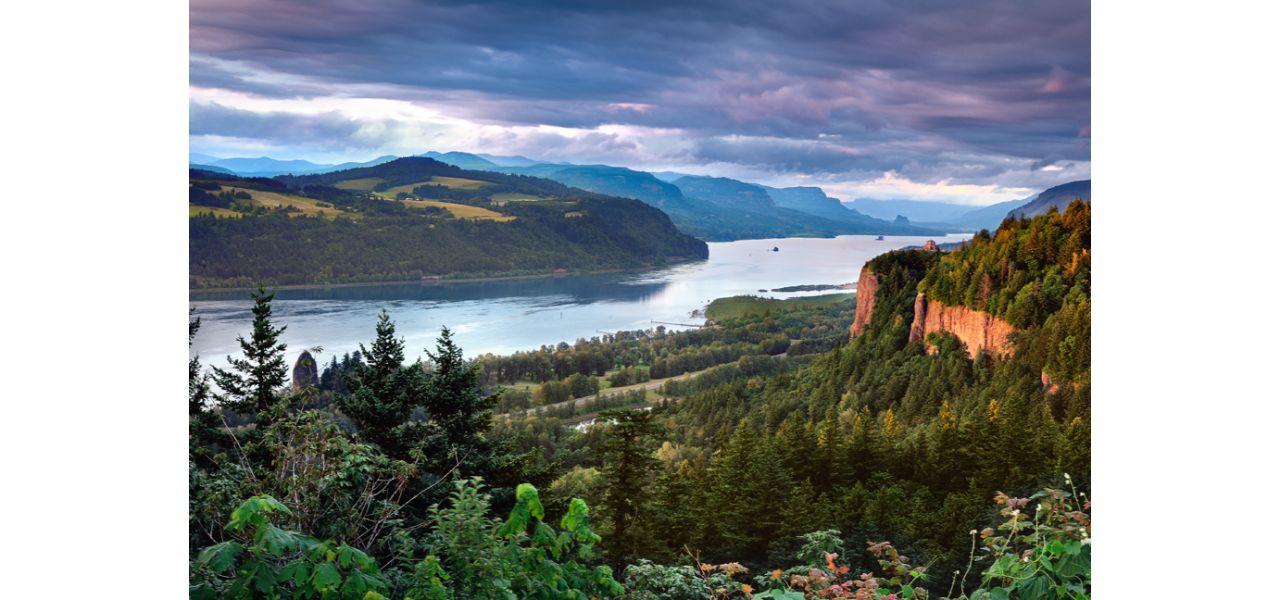 From Portland: Columbia Gorge Waterfalls and Mt. Hood Tour – Mt. Hood National Forest, Oregon