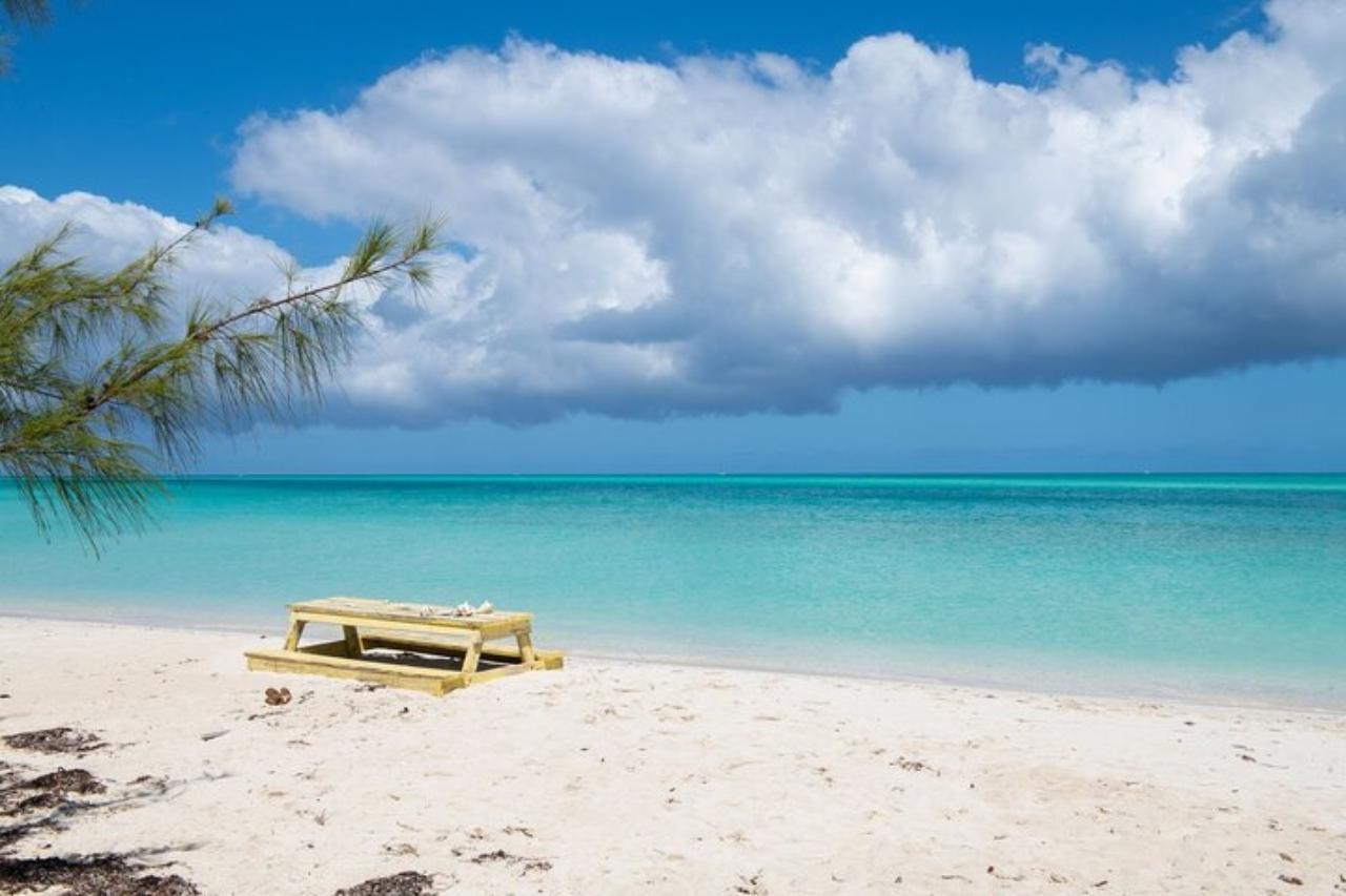 From Providenciales: Full-Day Snorkeling Cruise with Lunch – Turks and Caicos